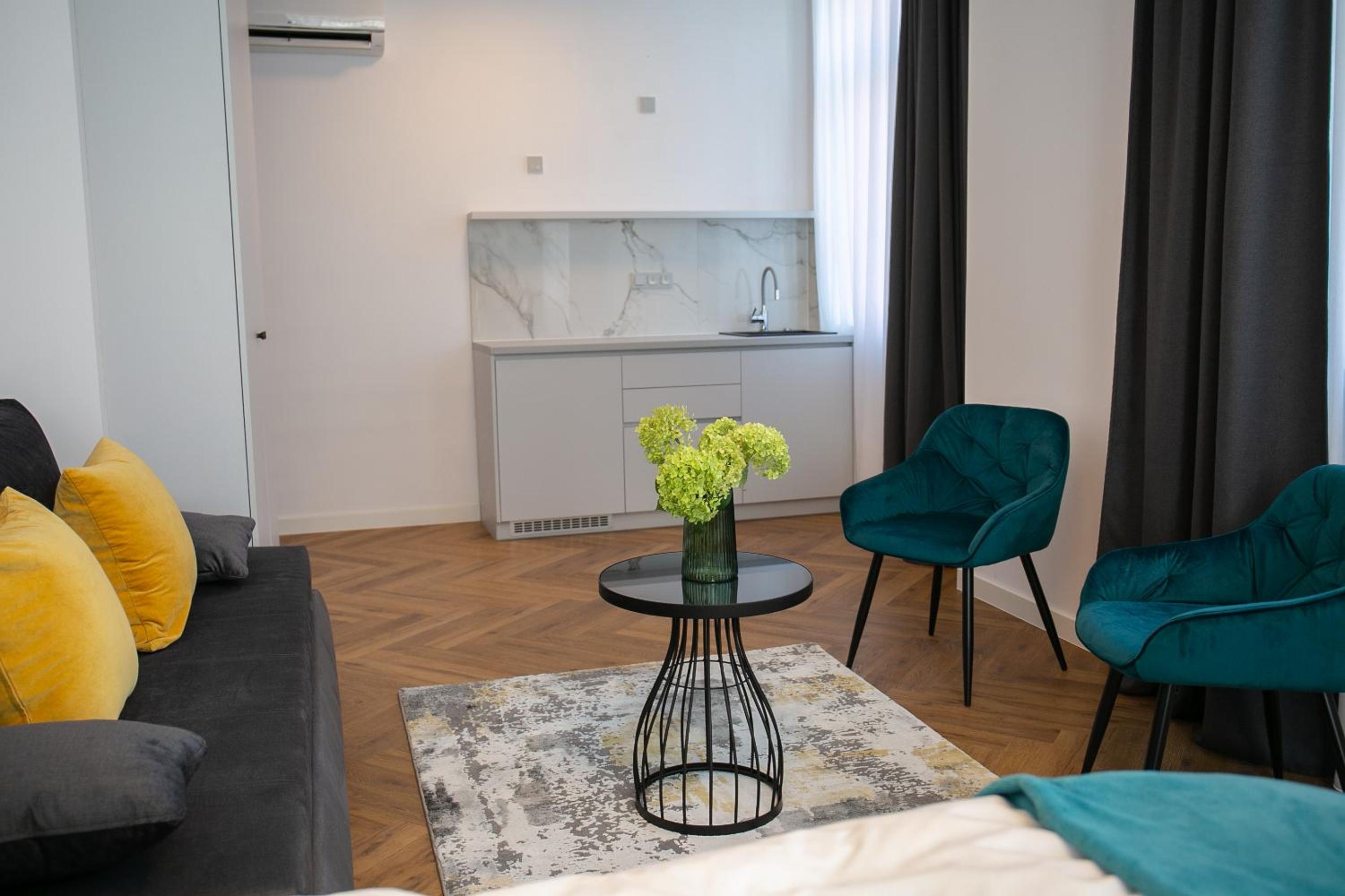 Deluxe Double Room with Extra Bed - Photo 4