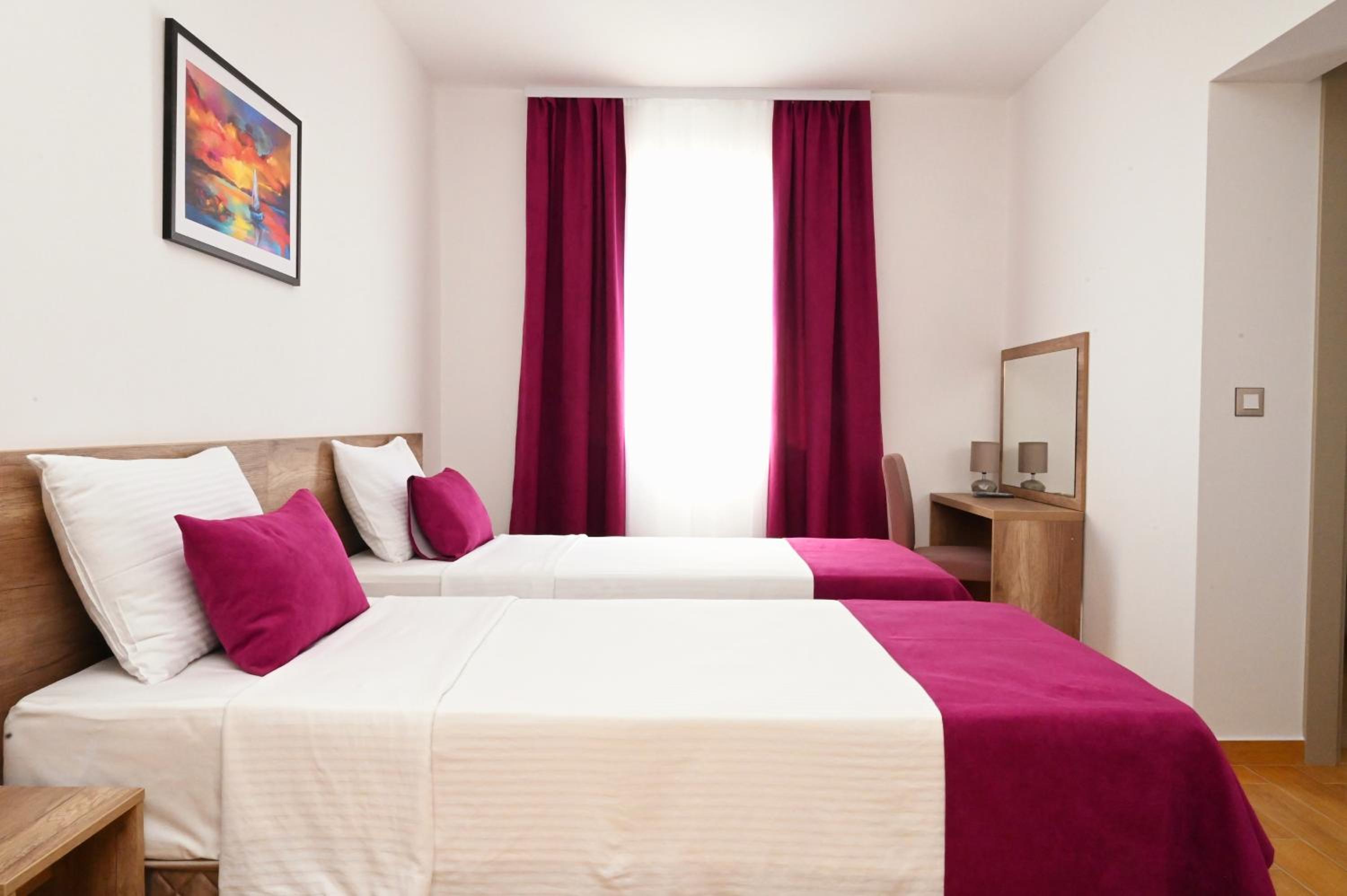 Twin Room - Photo 4