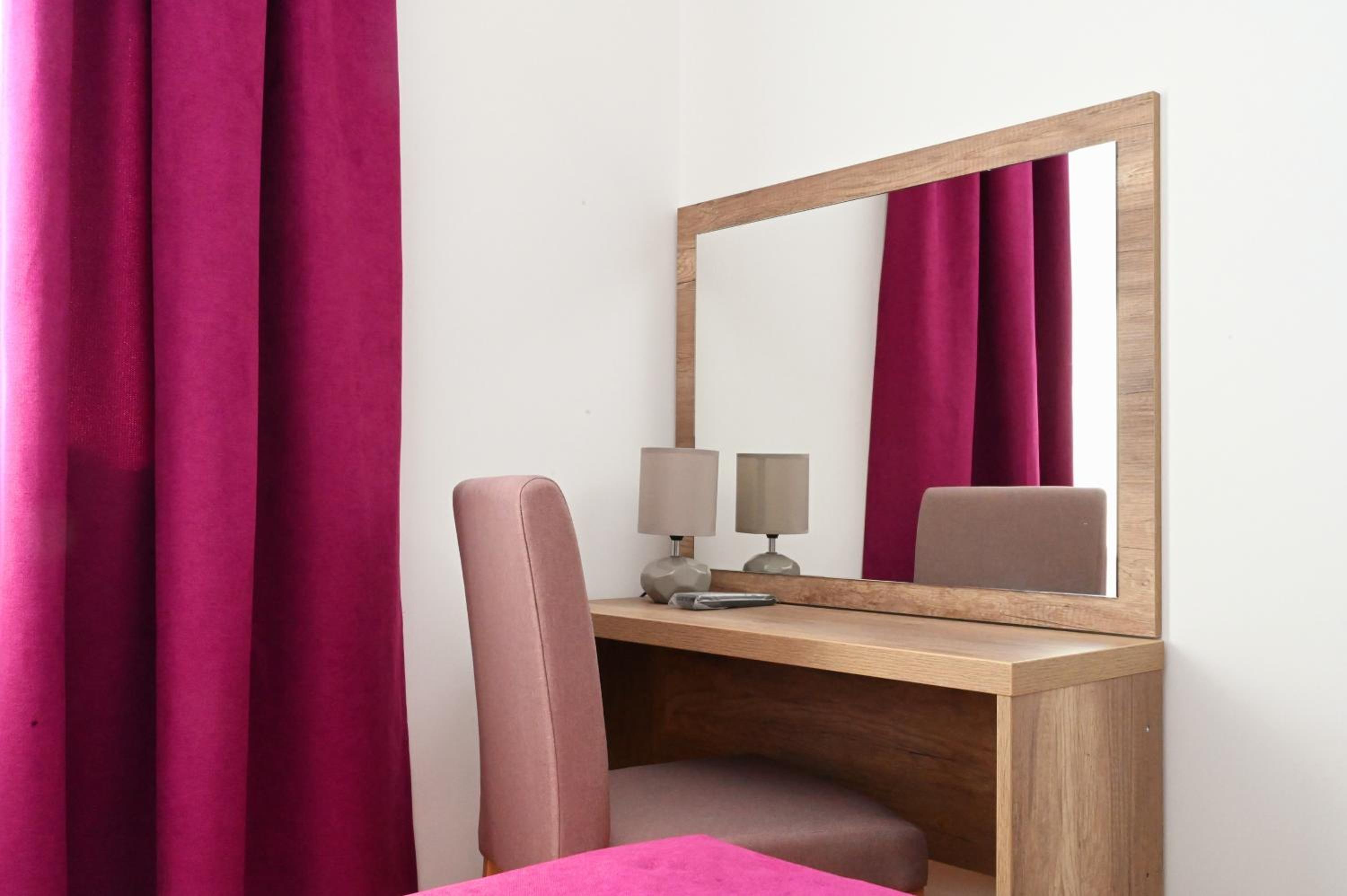 Twin Room - Photo 7