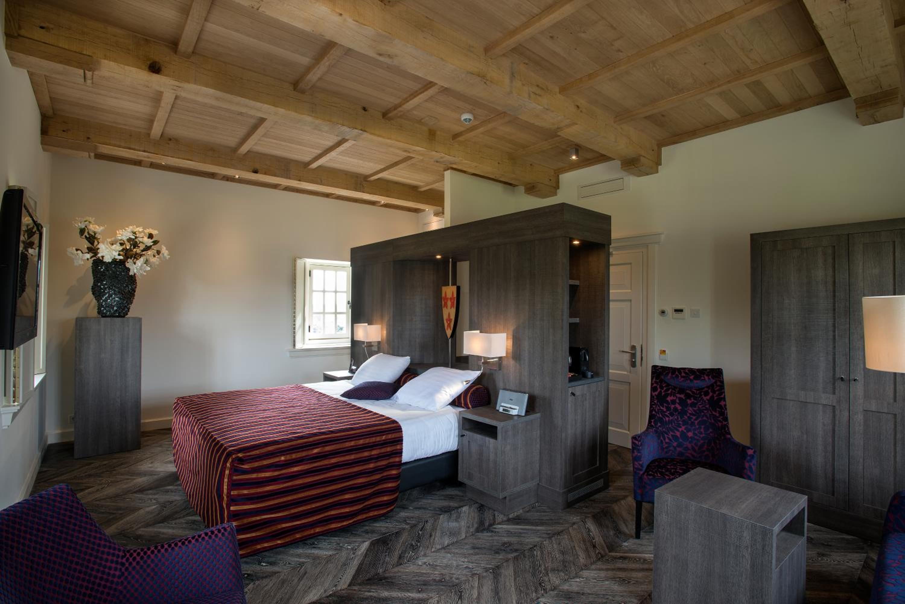 Suite - Tower - Photo 3
