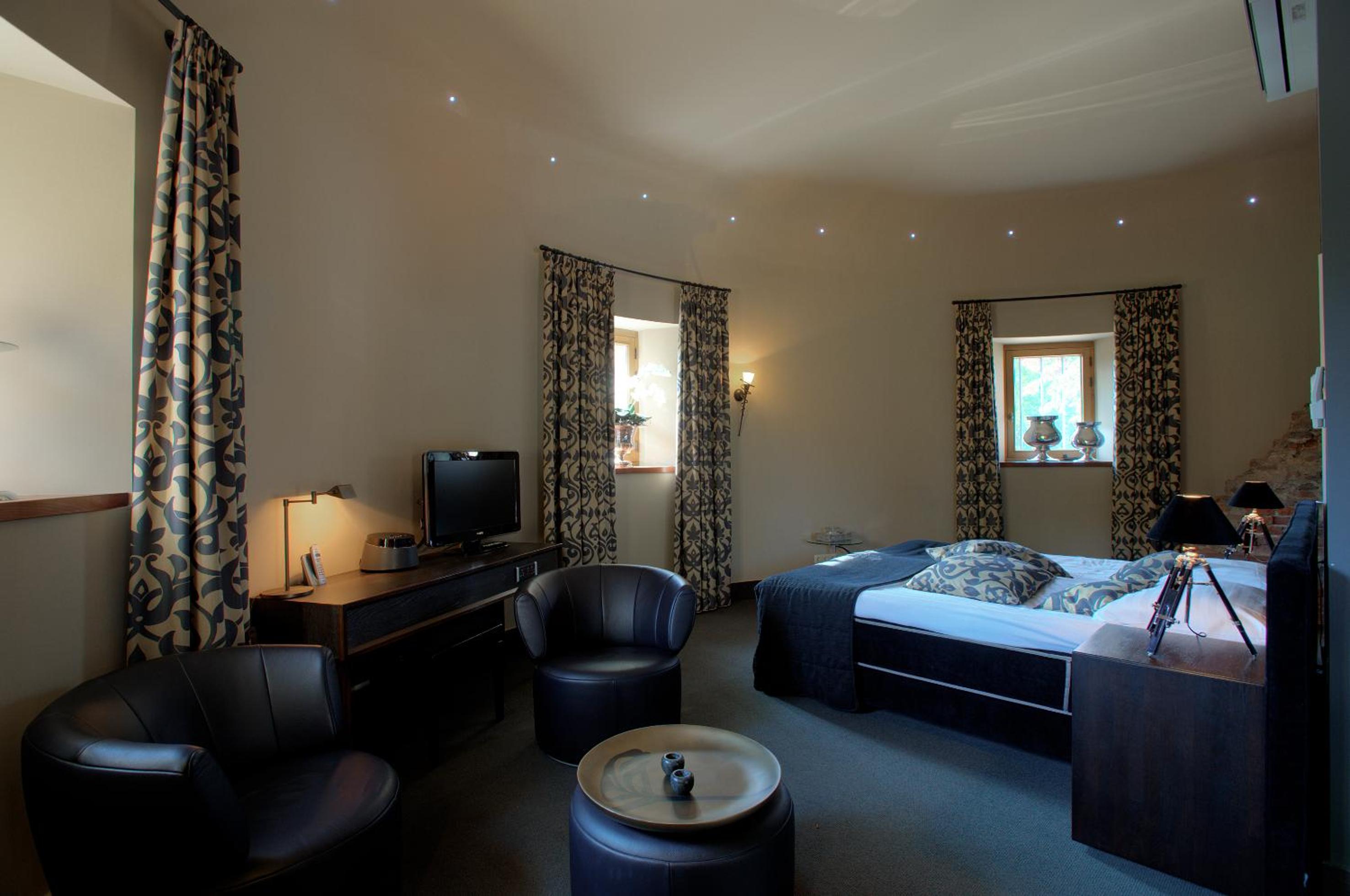 Suite - Tower - Photo 4