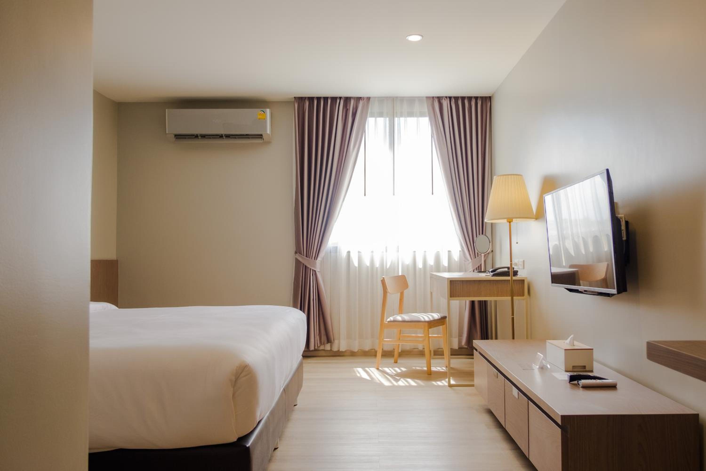 Deluxe Double Room - Photo 16