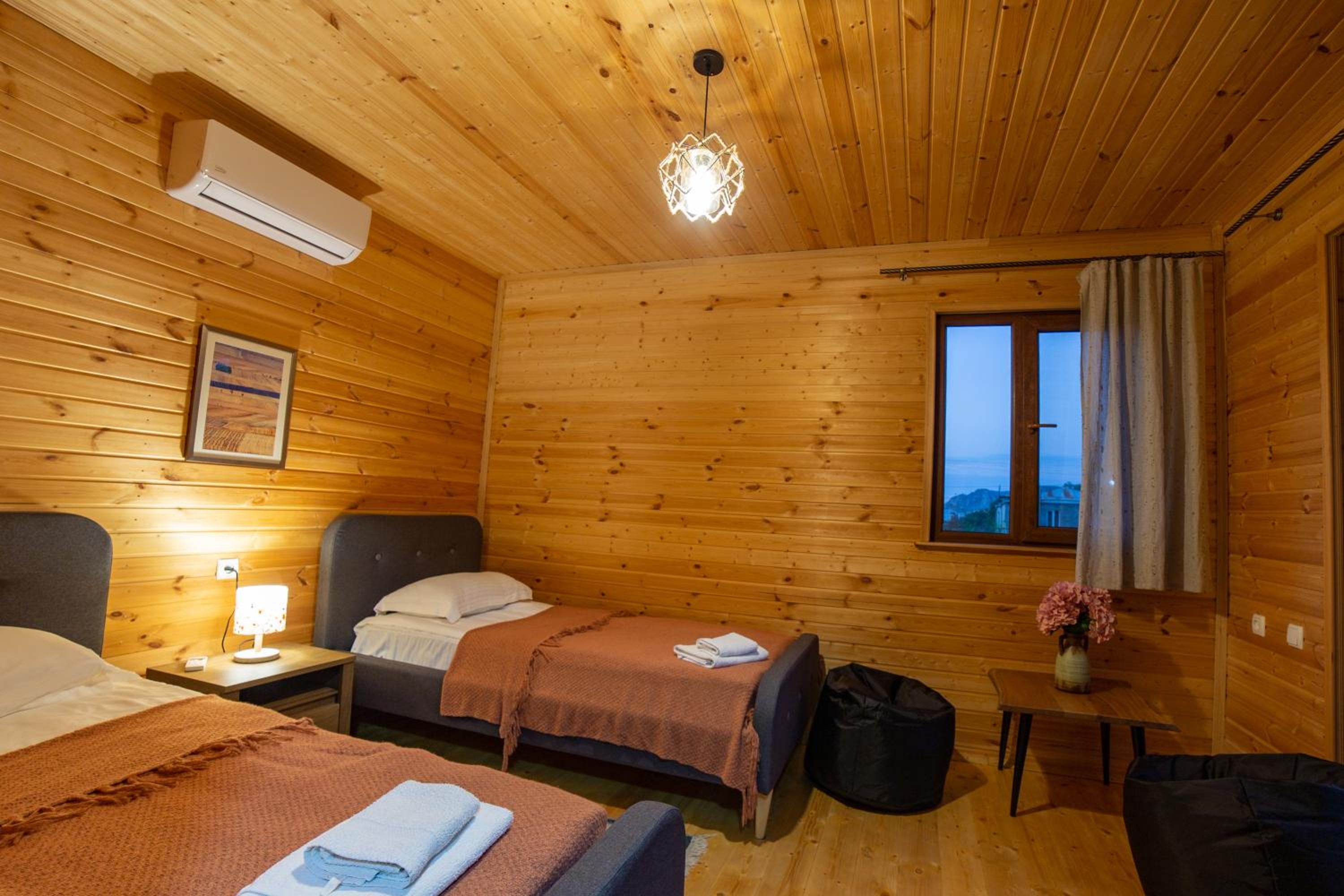 Cottage with Garden View - Photo 9