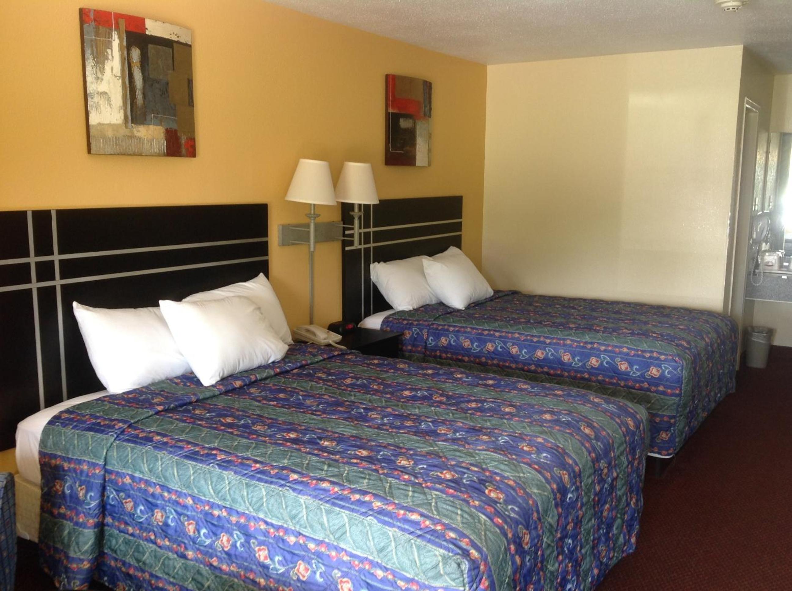 Double Room with Two Double Beds - Photo 1