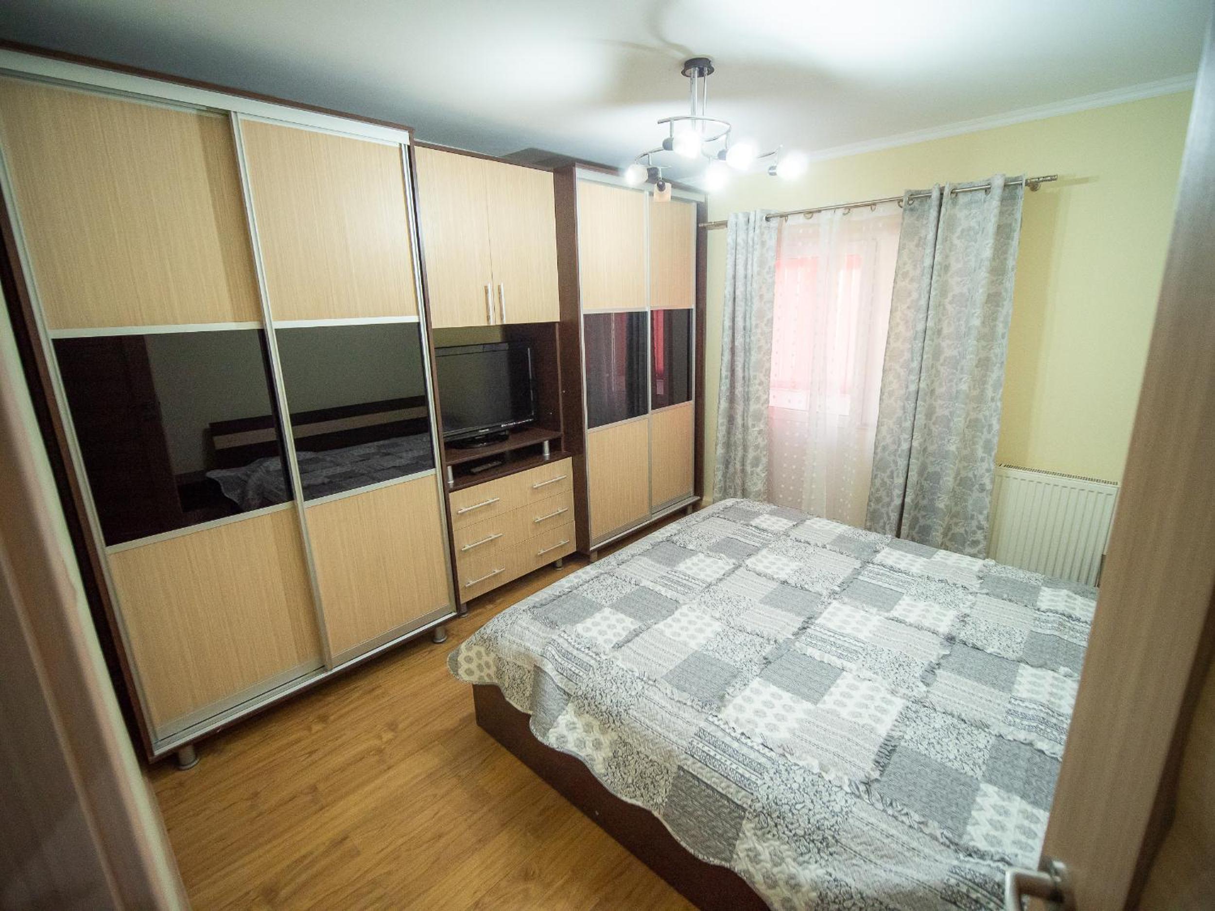 Two-Bedroom Apartment - Photo 8