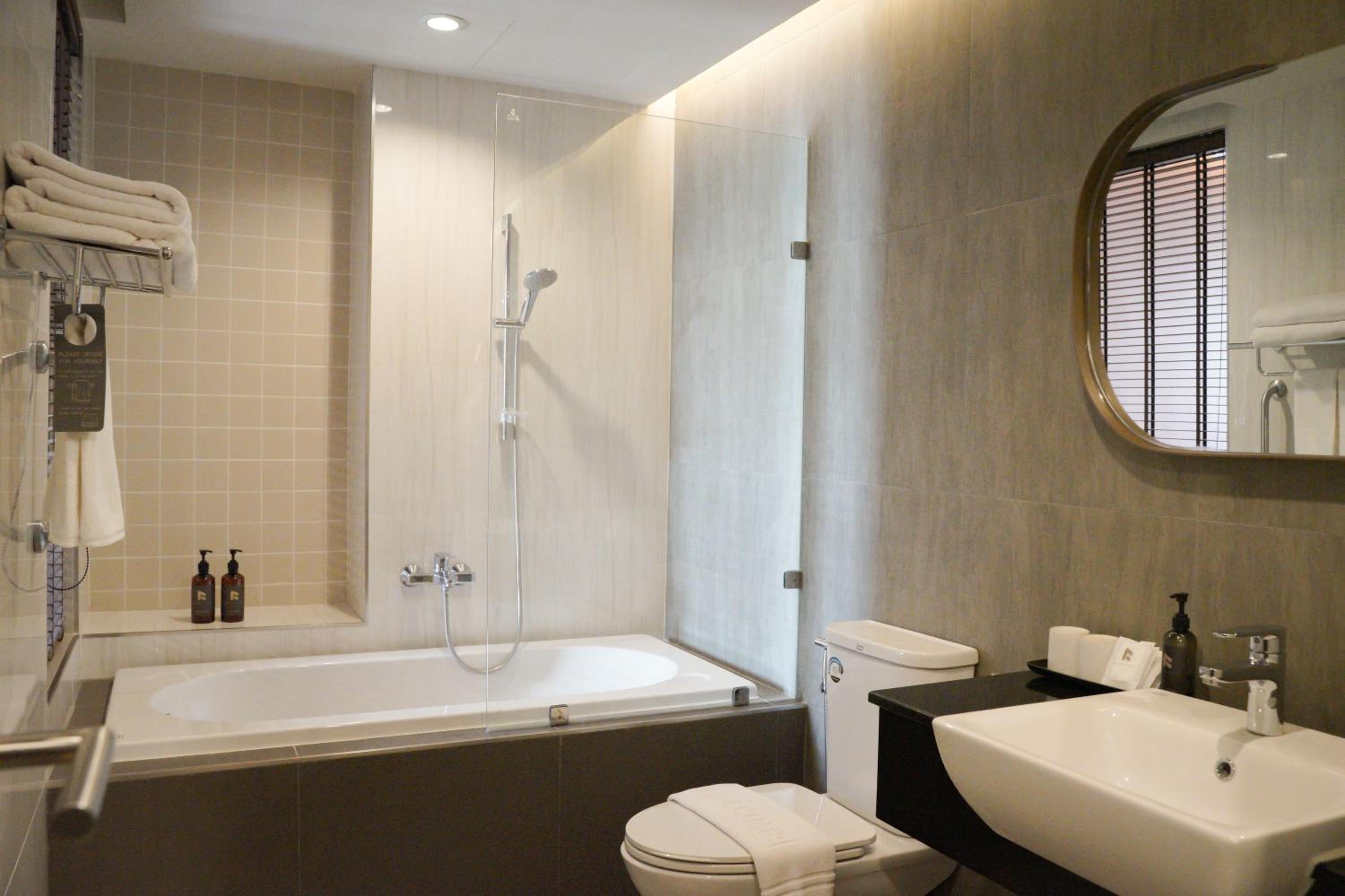 Suite with Mountain View - Photo 3