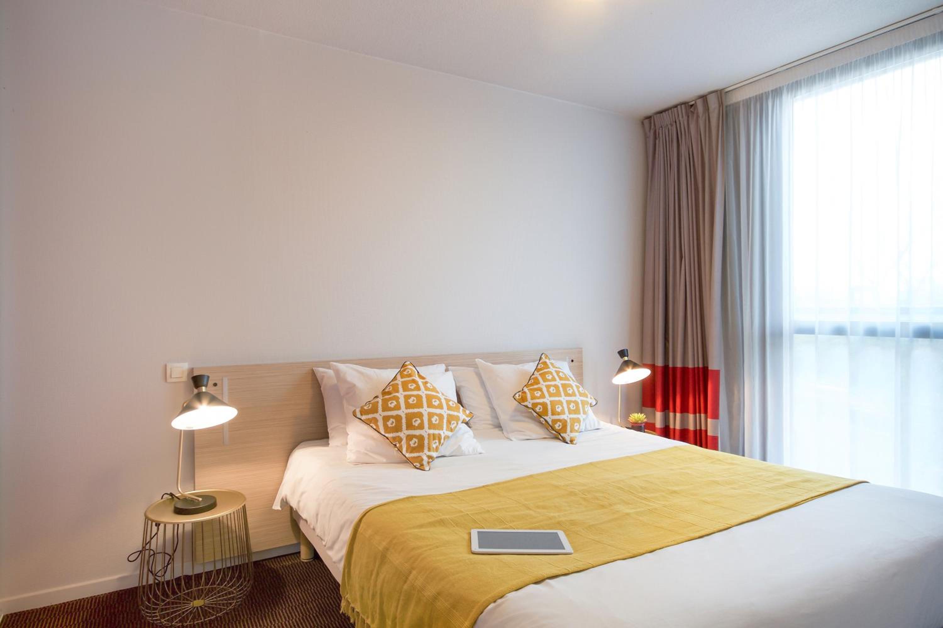 One-Bedroom Apartment - Photo 1