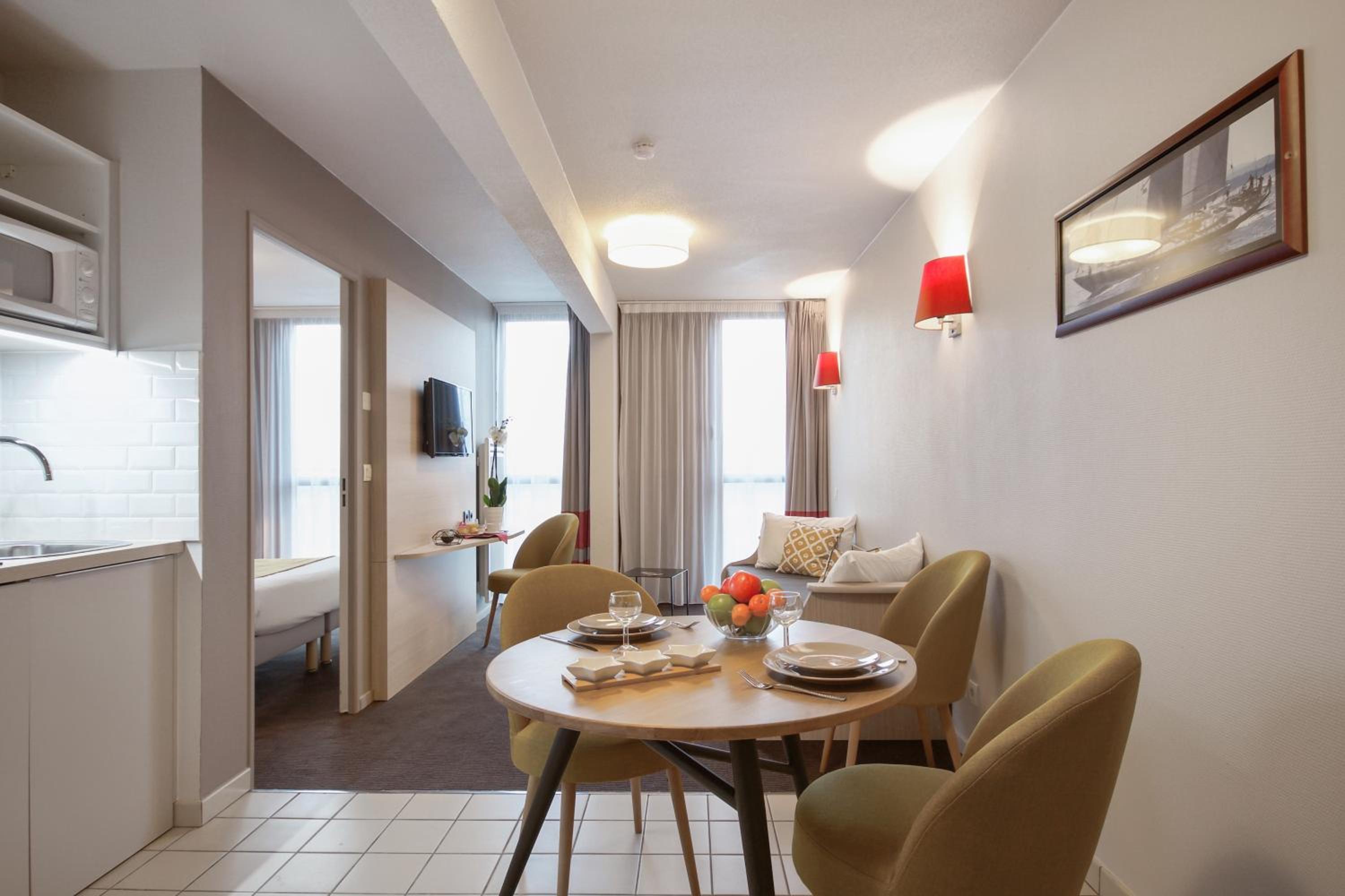 One-Bedroom Apartment - Photo 7
