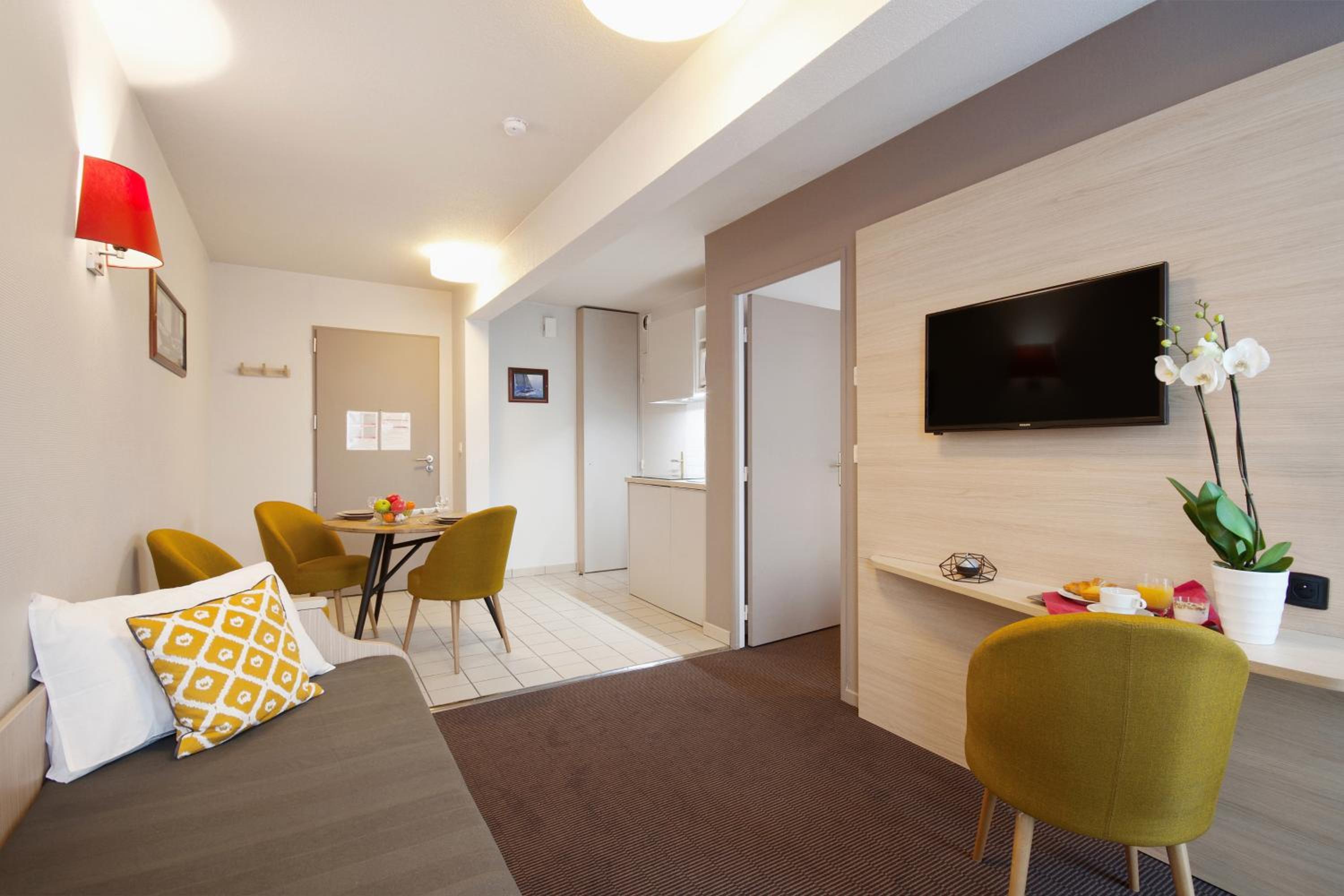One-Bedroom Apartment - Photo 5