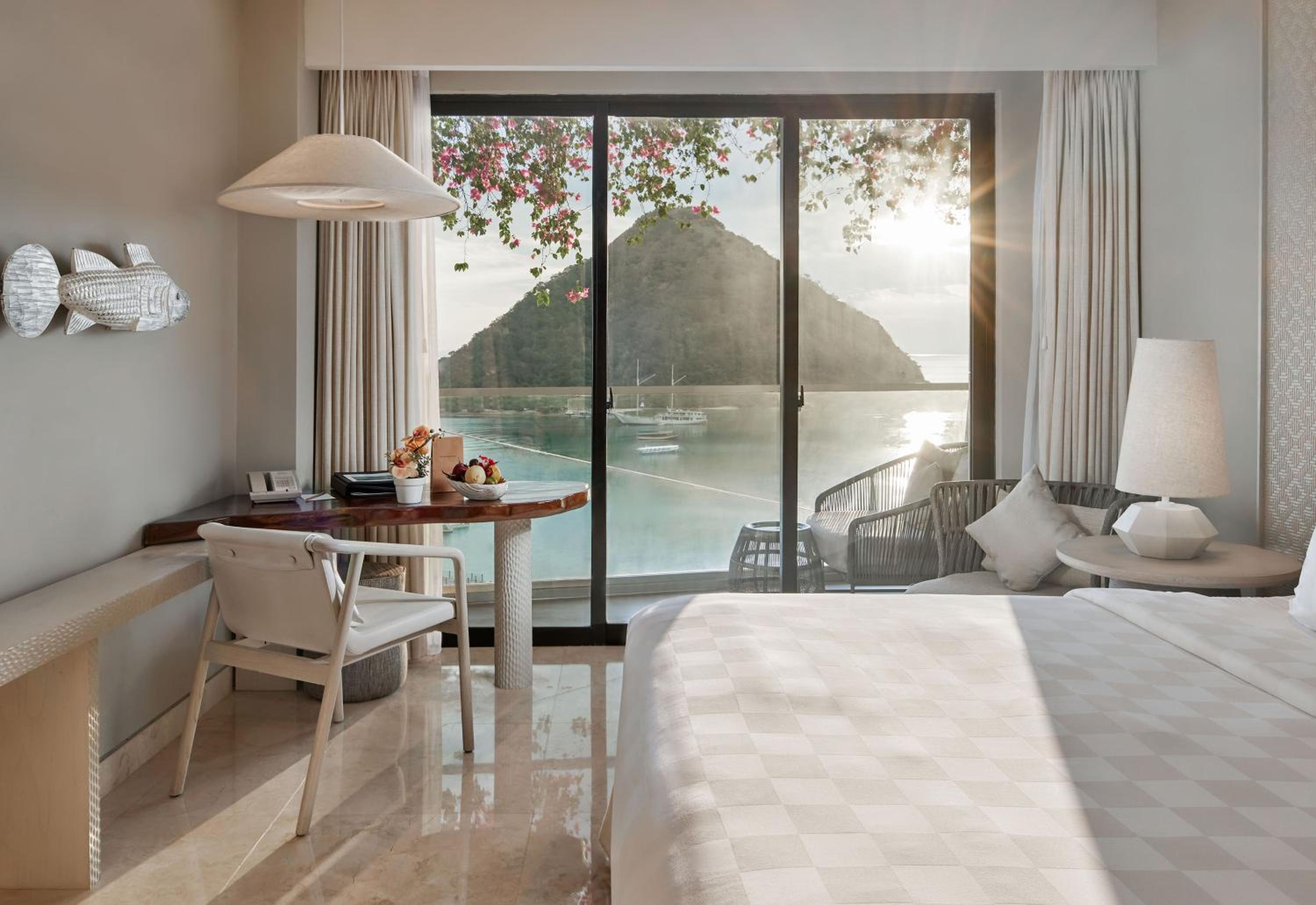 Deluxe Ocean View Room - Photo 5