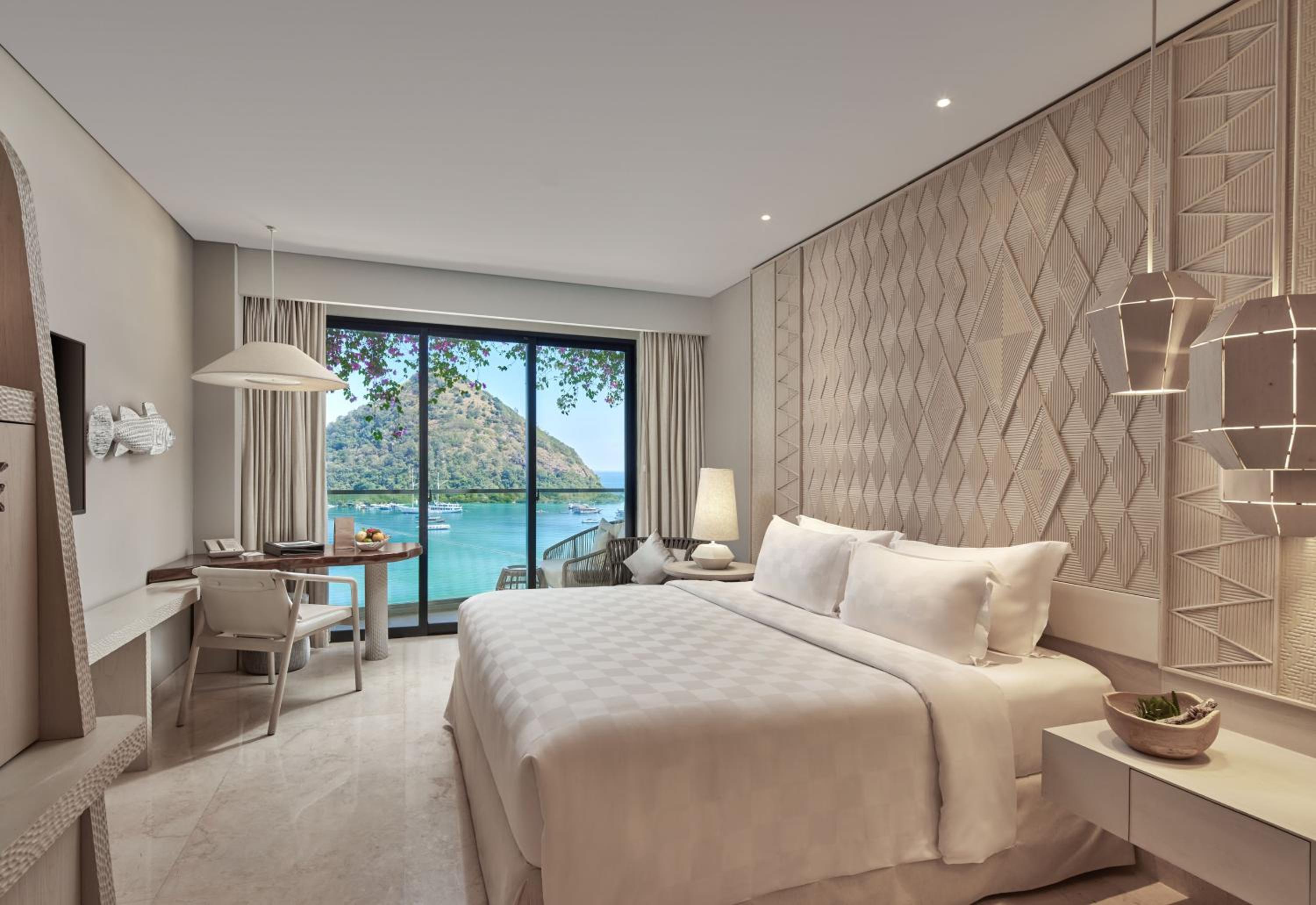 Deluxe Ocean View Room - Photo 4