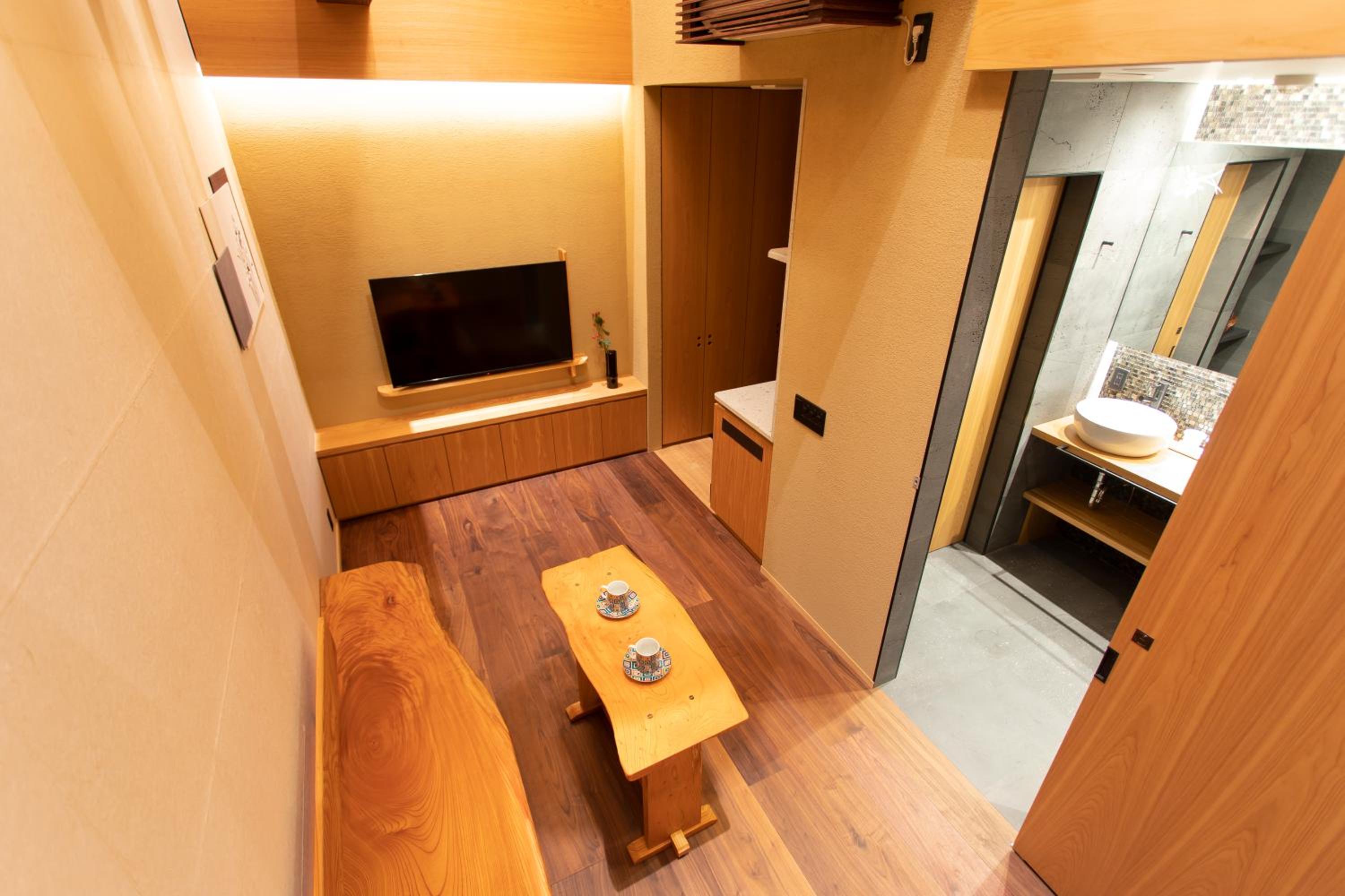 Superior Suite - Non-Smoking photo 2