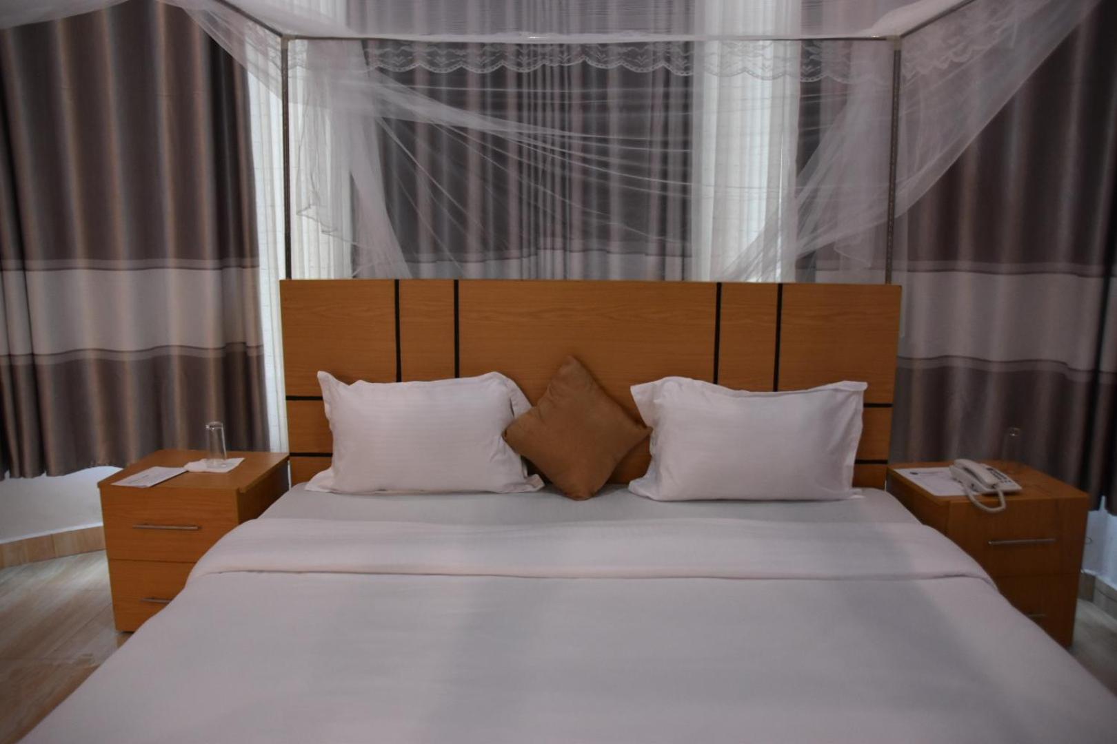 Standard Double Room - Photo 3