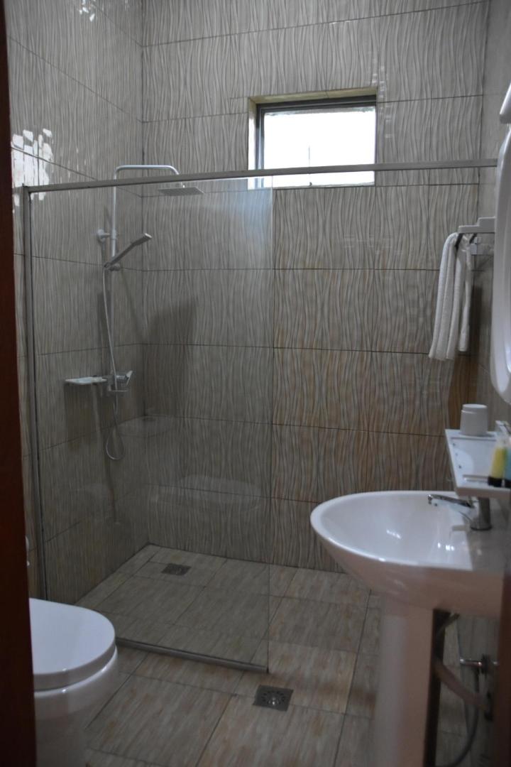 Standard Double Room - Photo 8