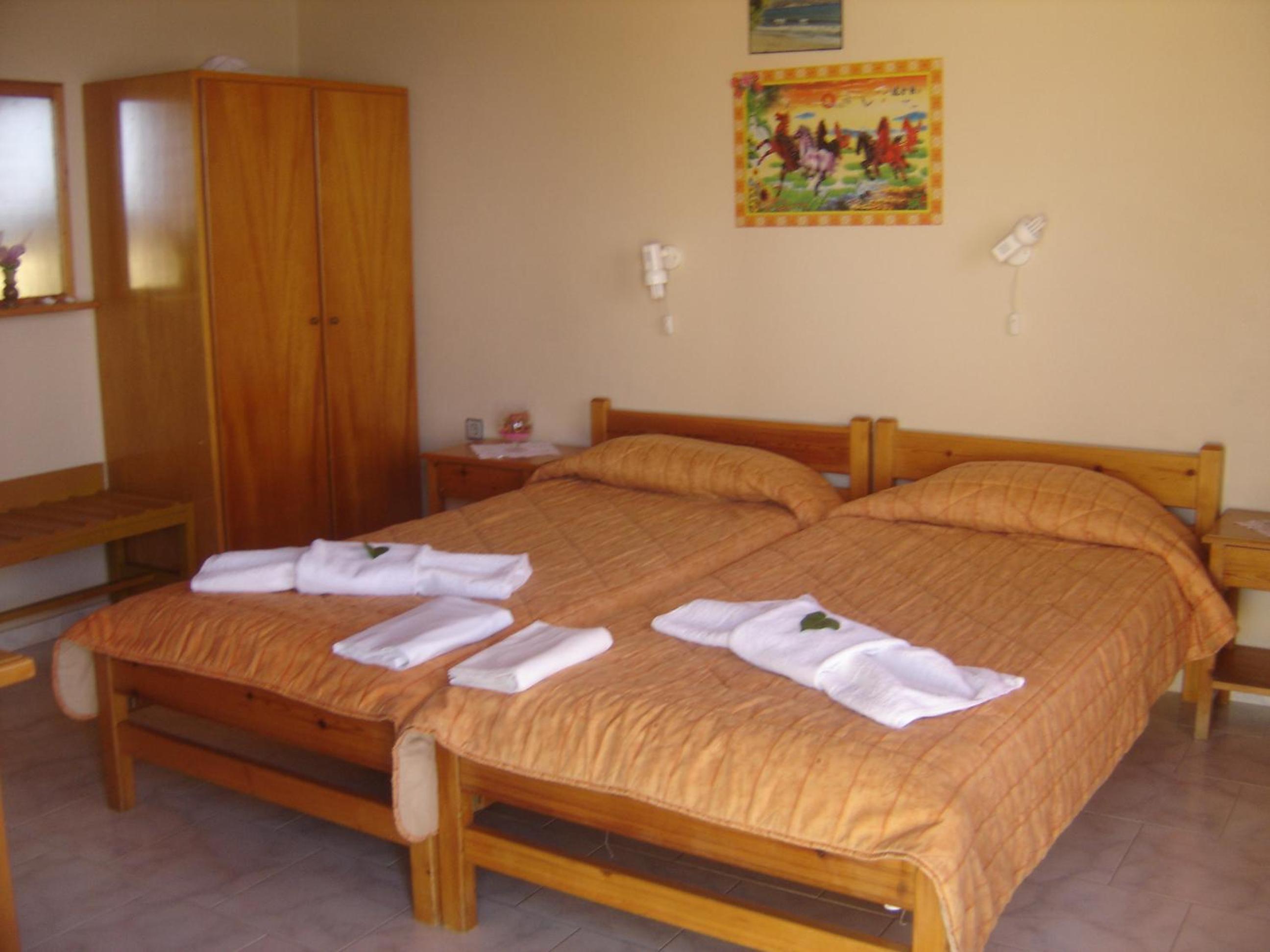 Standard Twin Room with Sea View - Photo 7