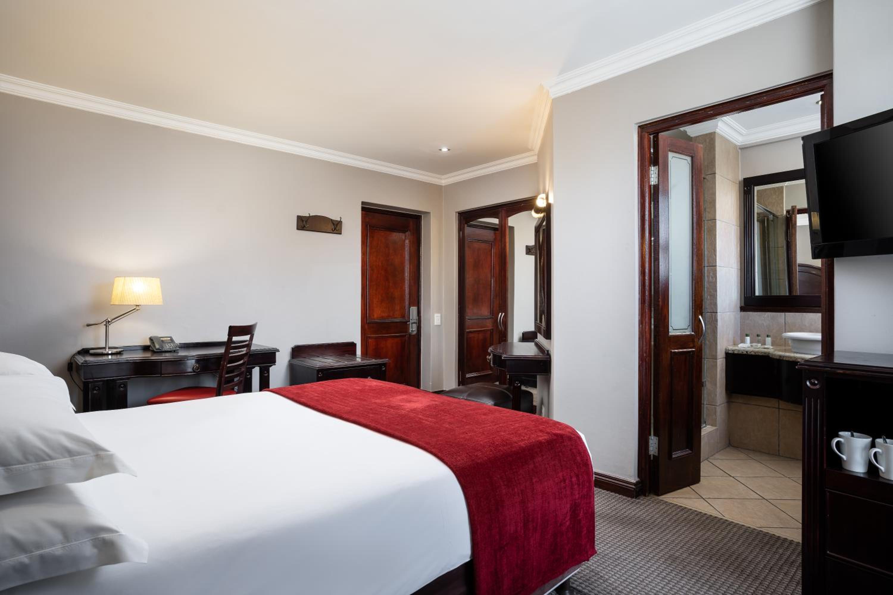 Standard  Room with Double Bed - Photo 1