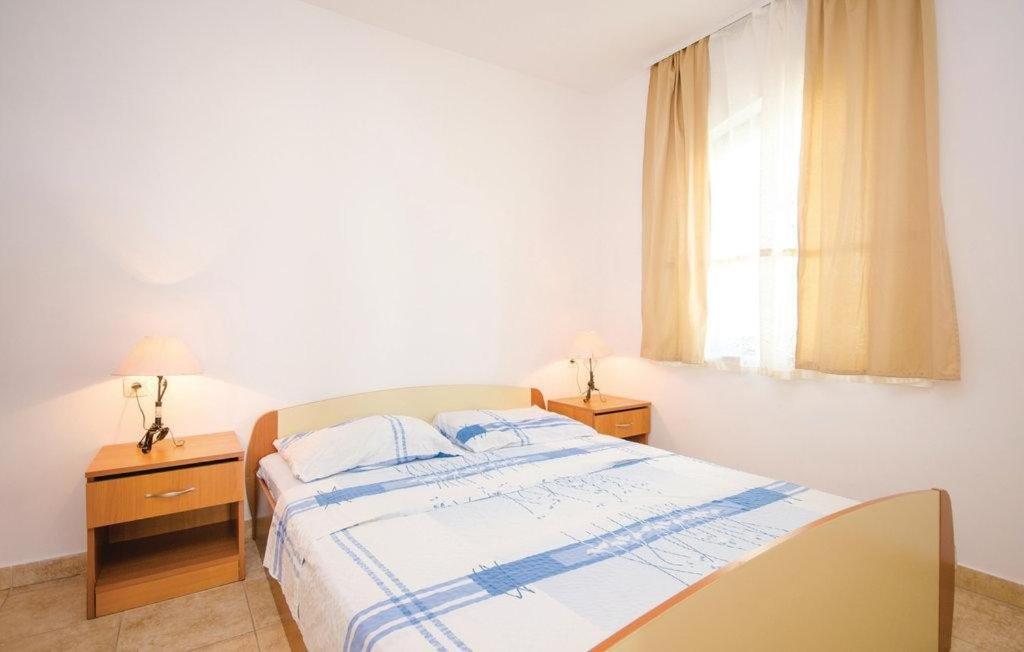 Comfort One-Bedroom Apartment with Terrace - Photo 4