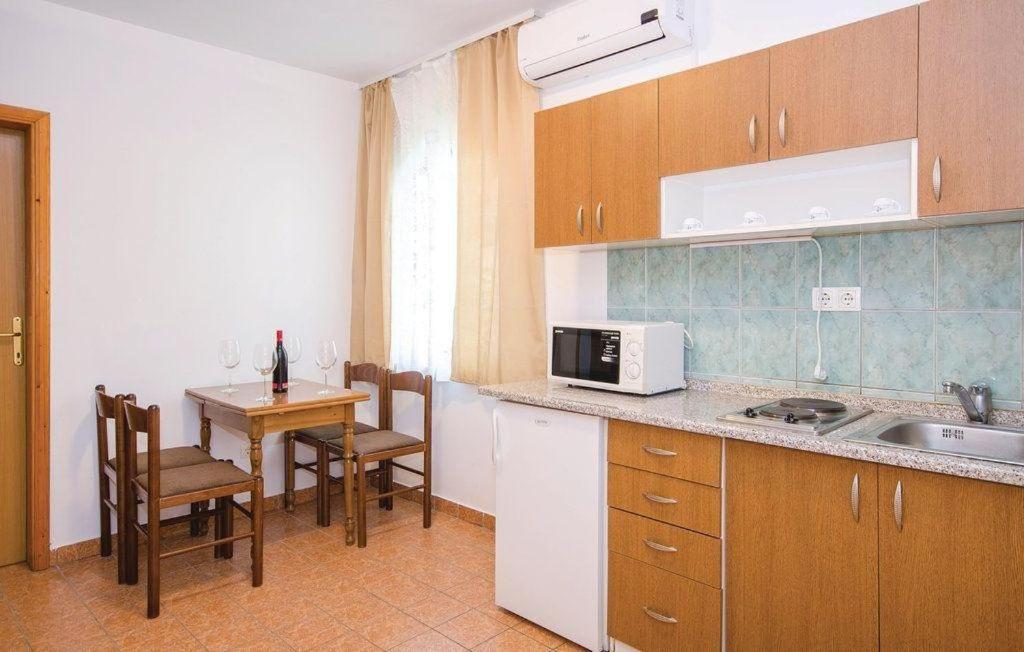 Basic Two-Bedroom Apartment - Photo 5