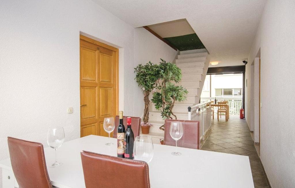 Standard Two-Bedroom Apartment - Photo 5