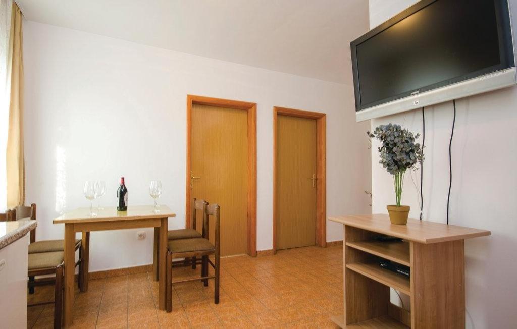 Standard Two-Bedroom Apartment - Photo 8