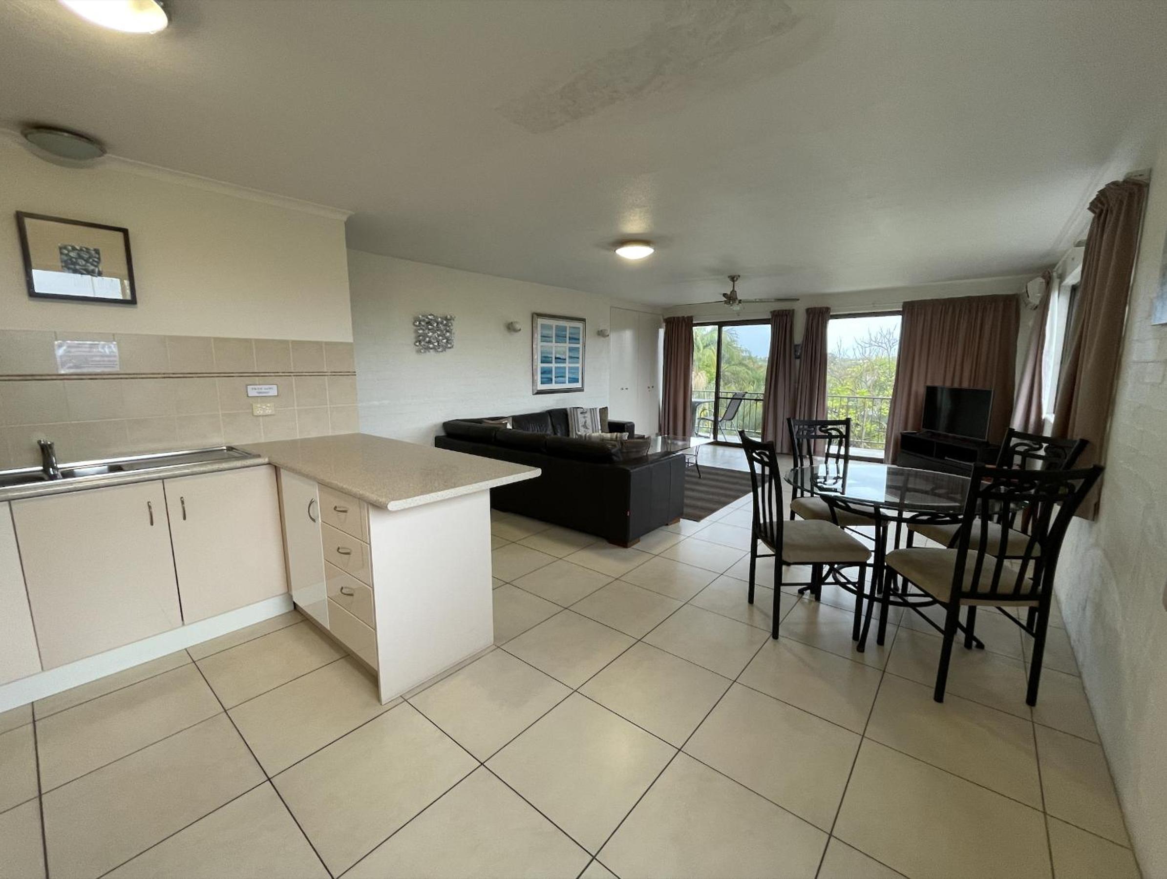 Two-Bedroom Apartment with Balcony photo 2