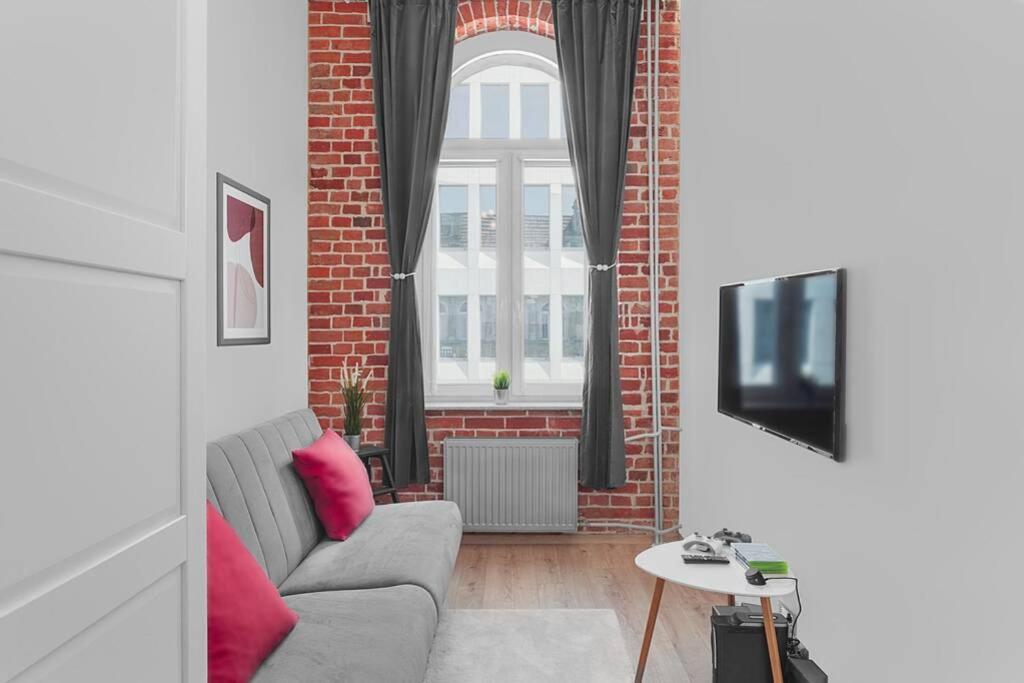 One-Bedroom Apartment - Photo 1