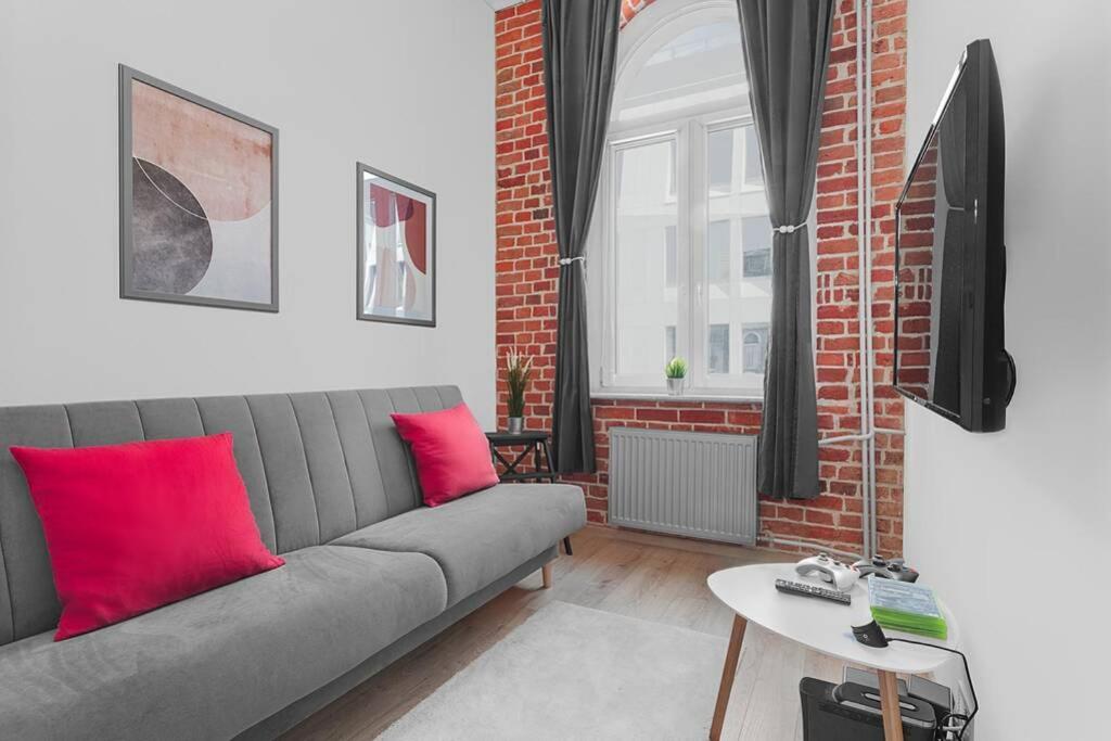 One-Bedroom Apartment - Photo 6
