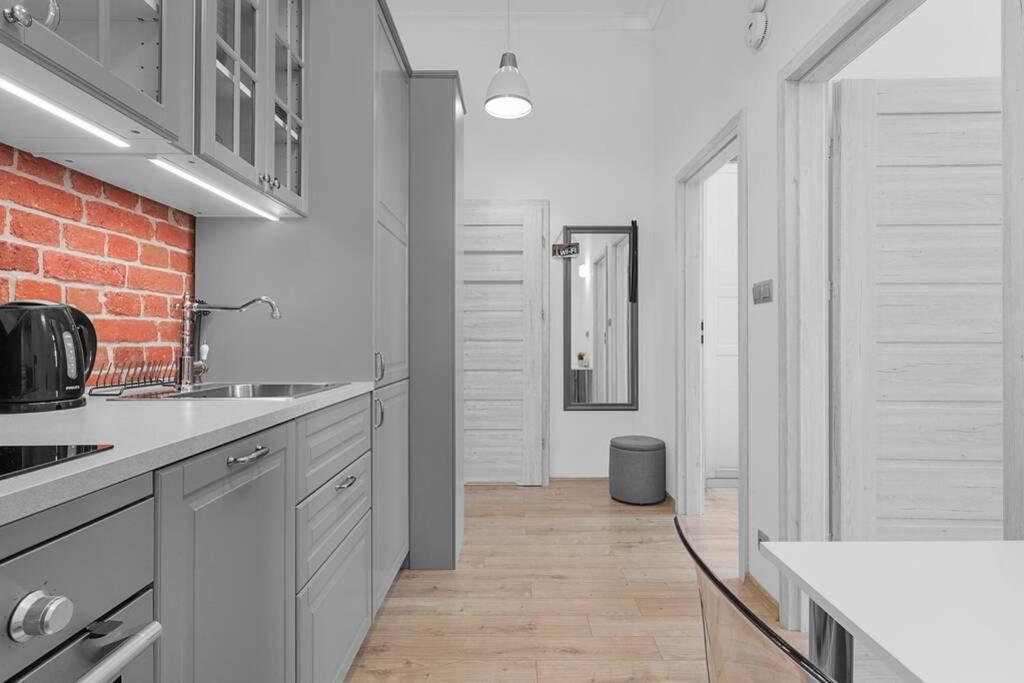 One-Bedroom Apartment - Photo 10