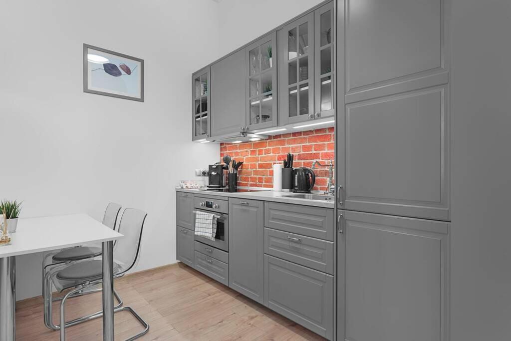 One-Bedroom Apartment - Photo 11