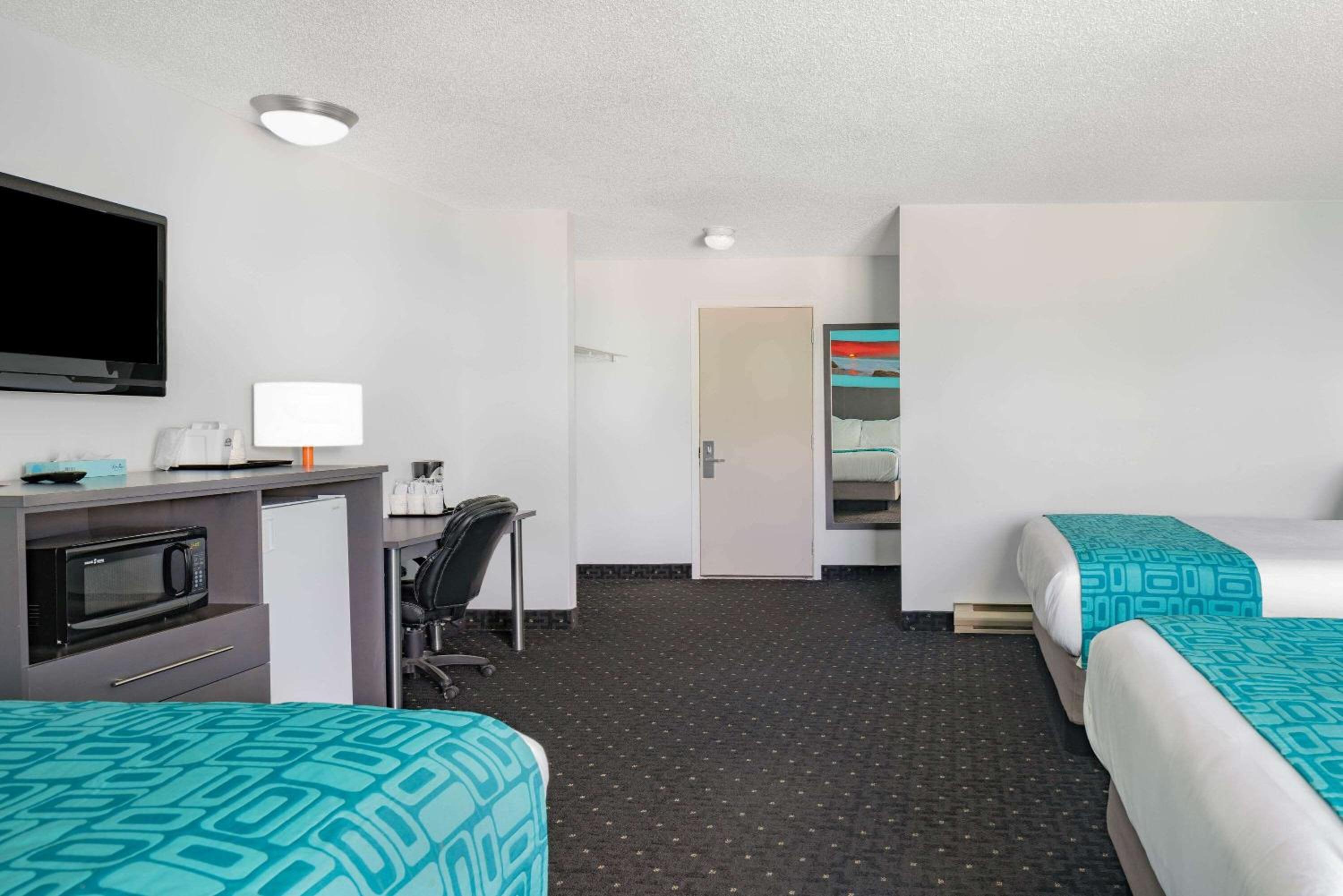 Superior Suite - Photo 3