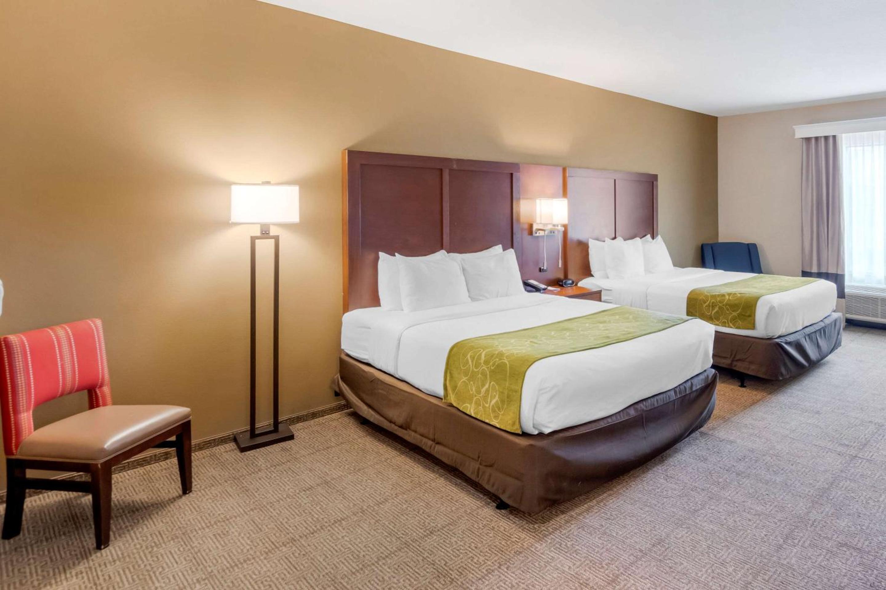 Queen Suite with Two Queen Beds - Non-Smoking