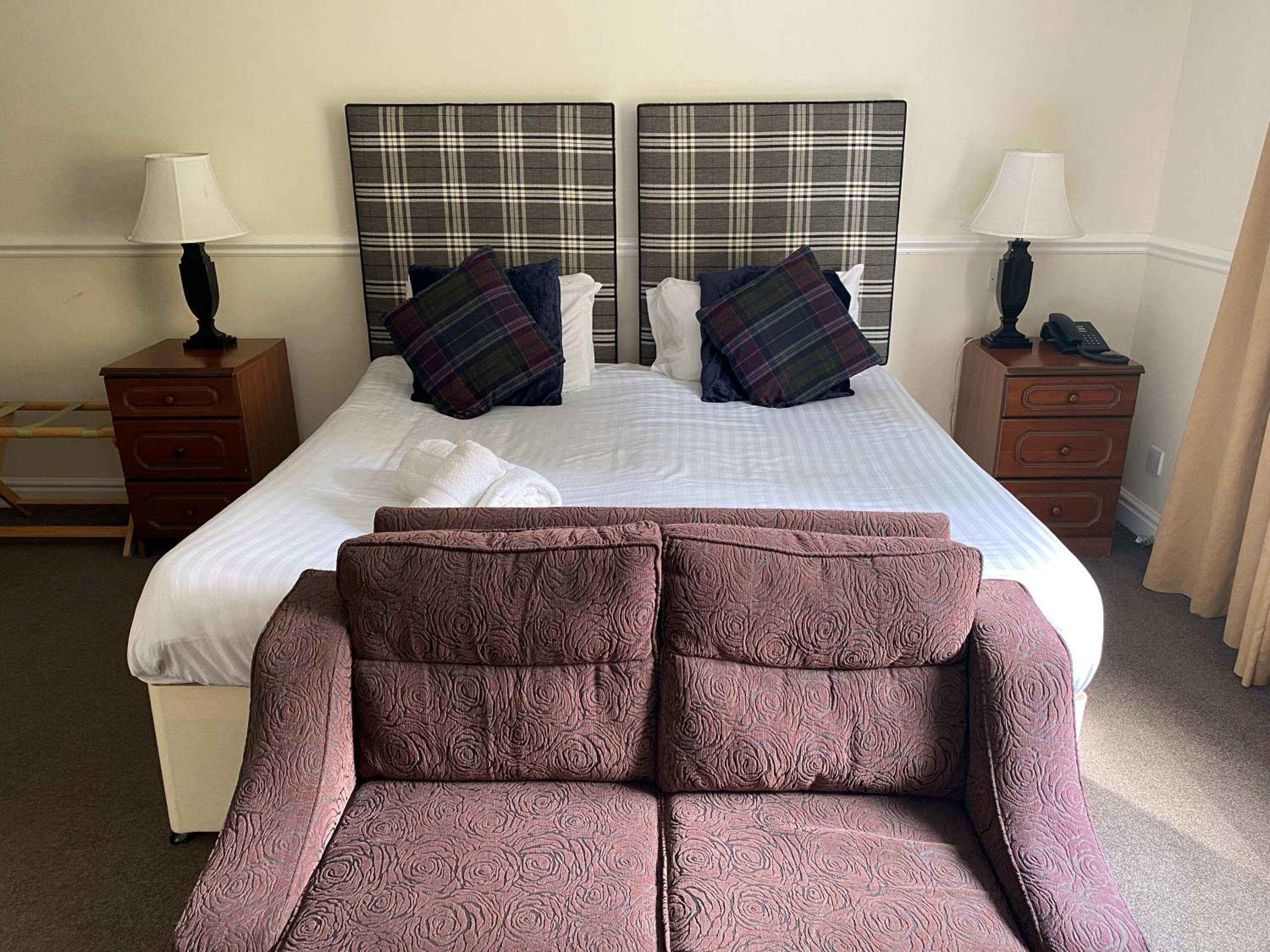 Standard Double Room - Photo 8