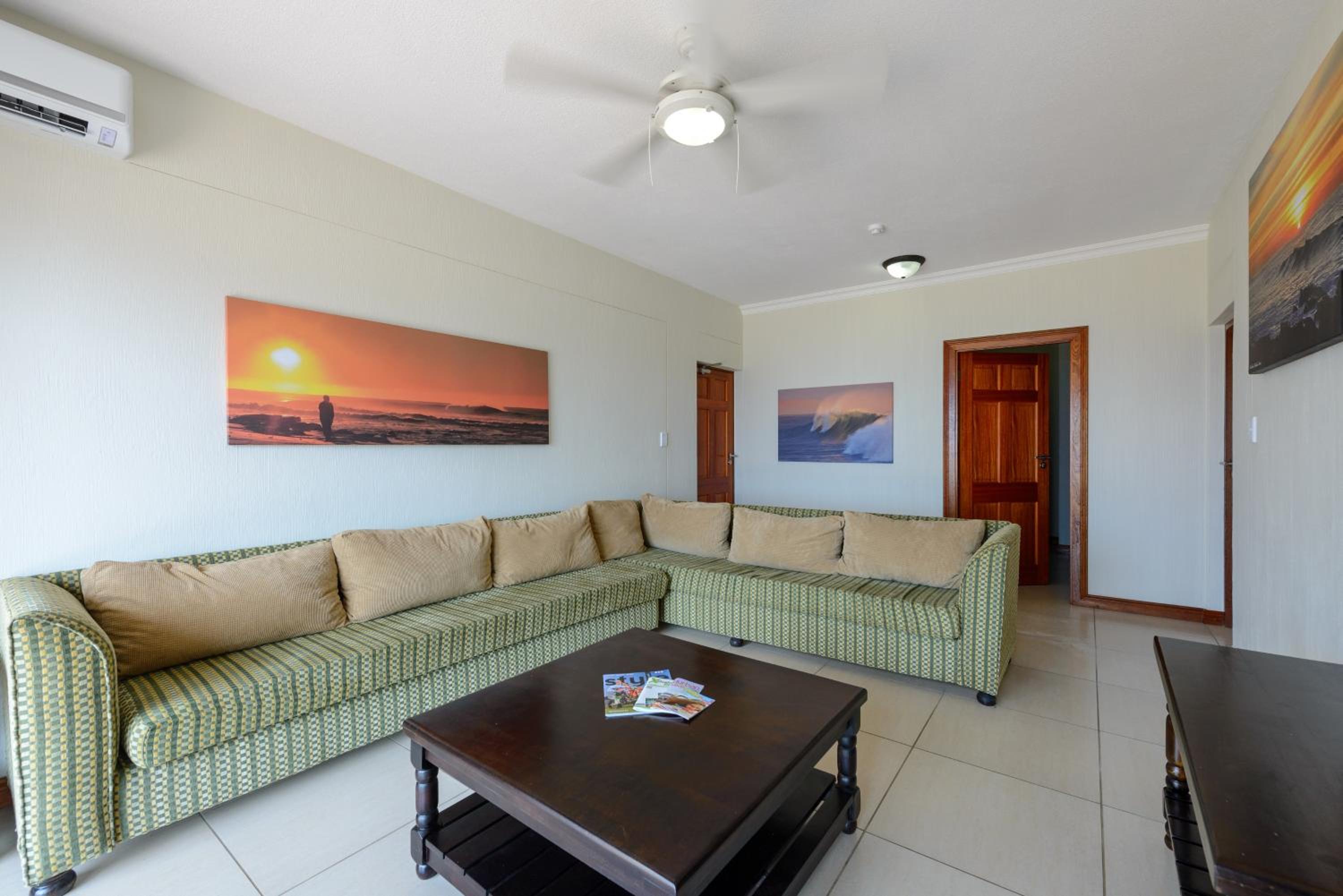 Family Room - Photo 3