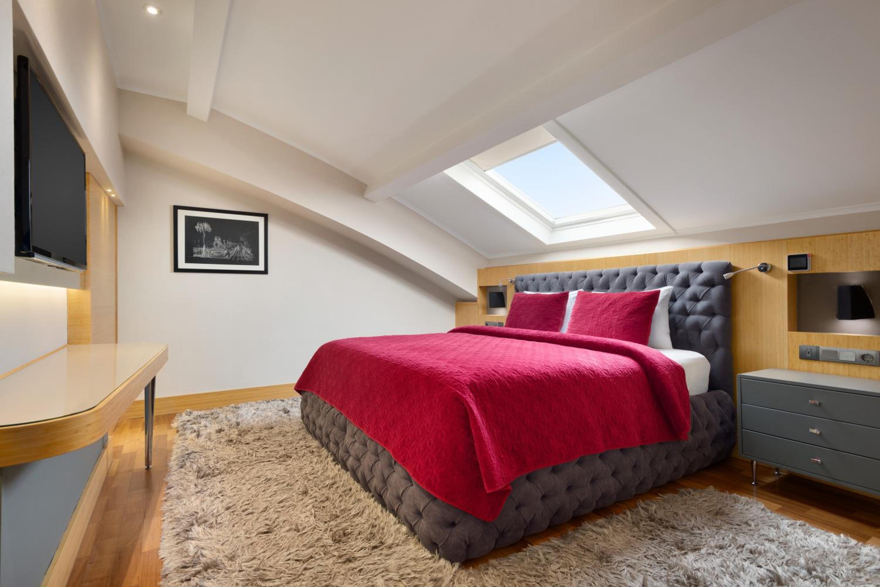 Presidential King Suite photo 2