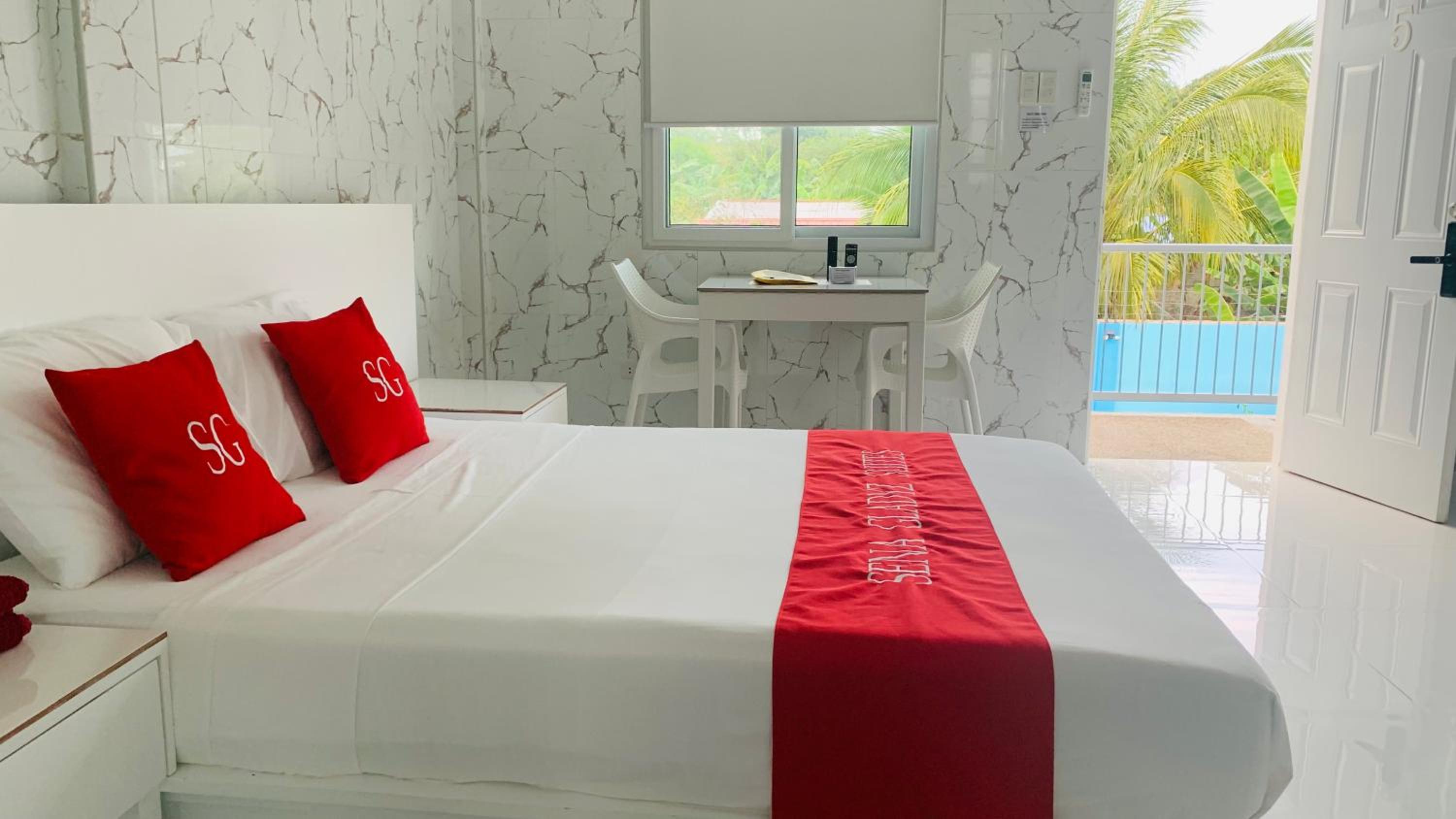 Standard Queen Room - Photo 6