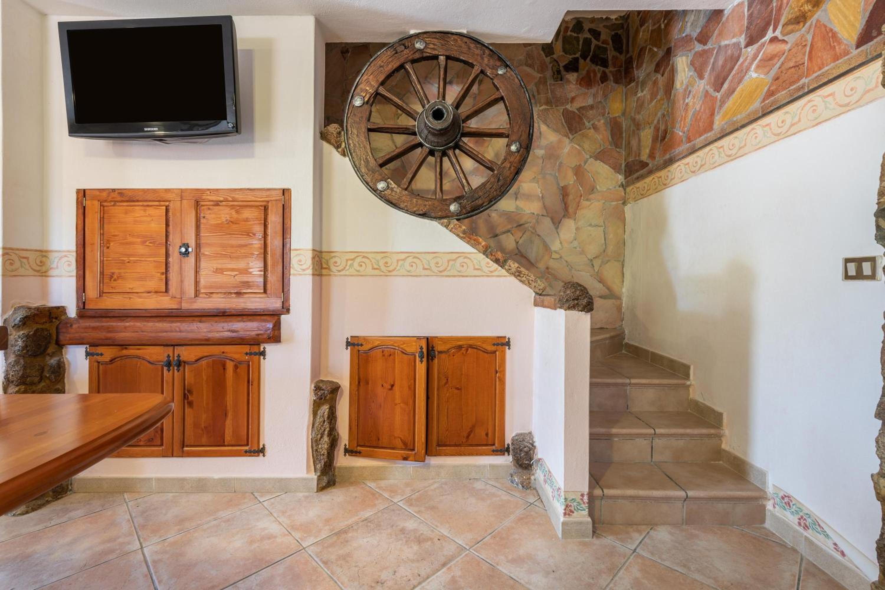 Three-Bedroom House photo 1