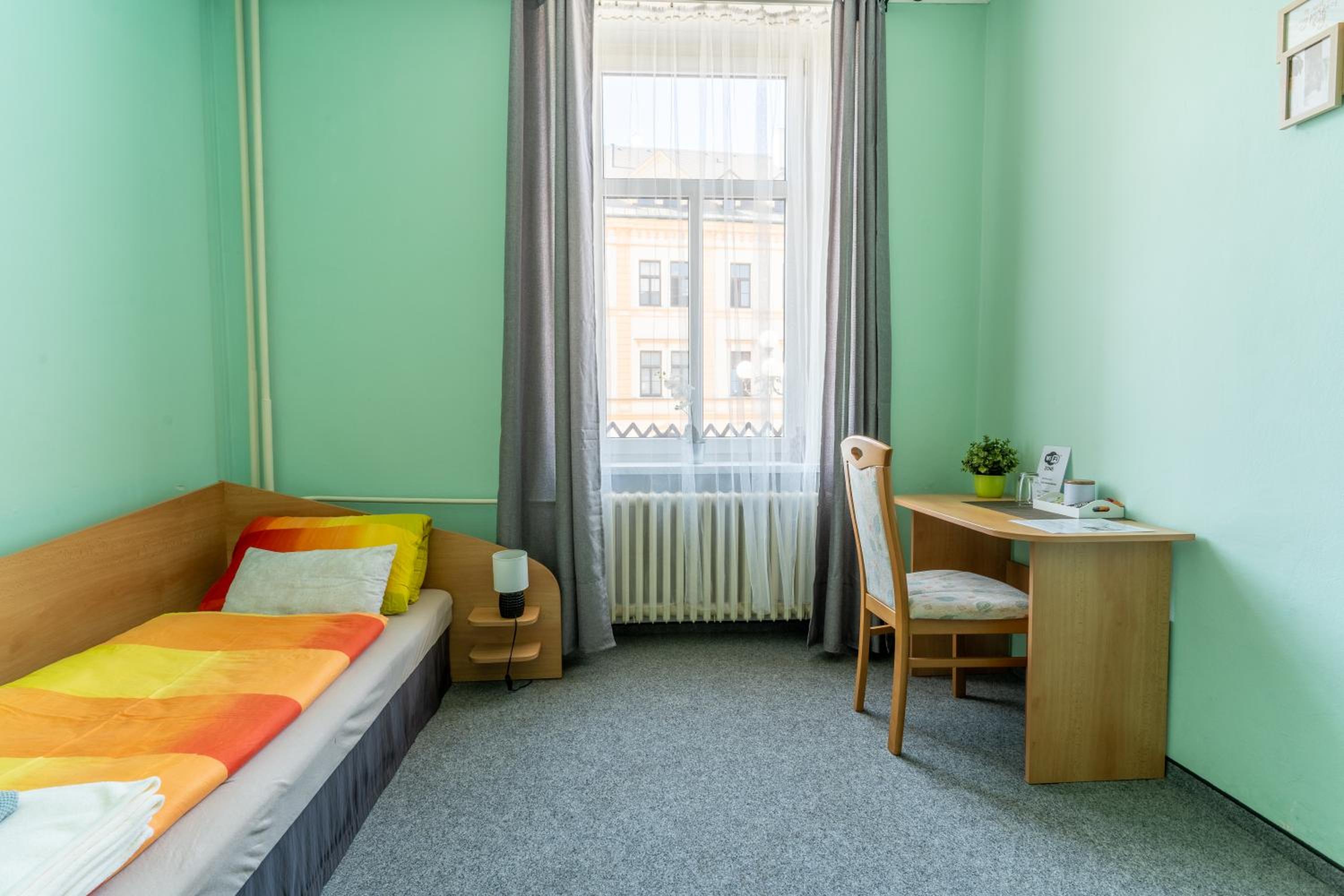 Single Room with Private Bathroom photo 2