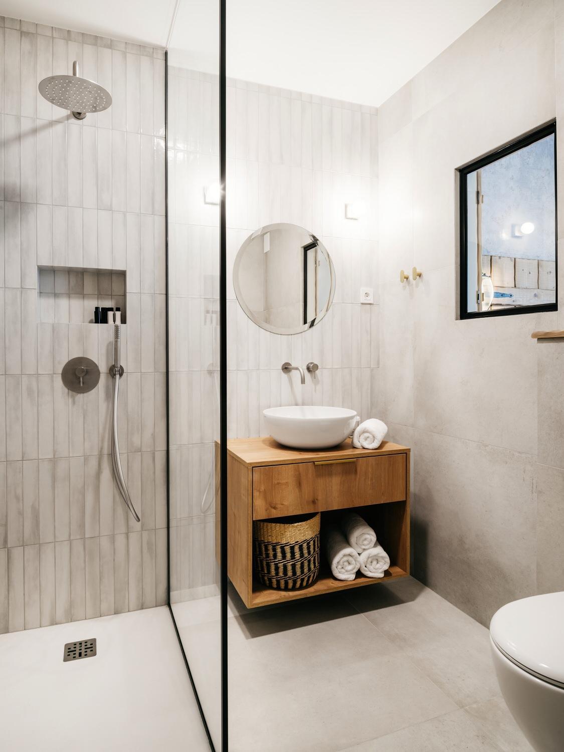 Double or Twin Room with Shower - Photo 1