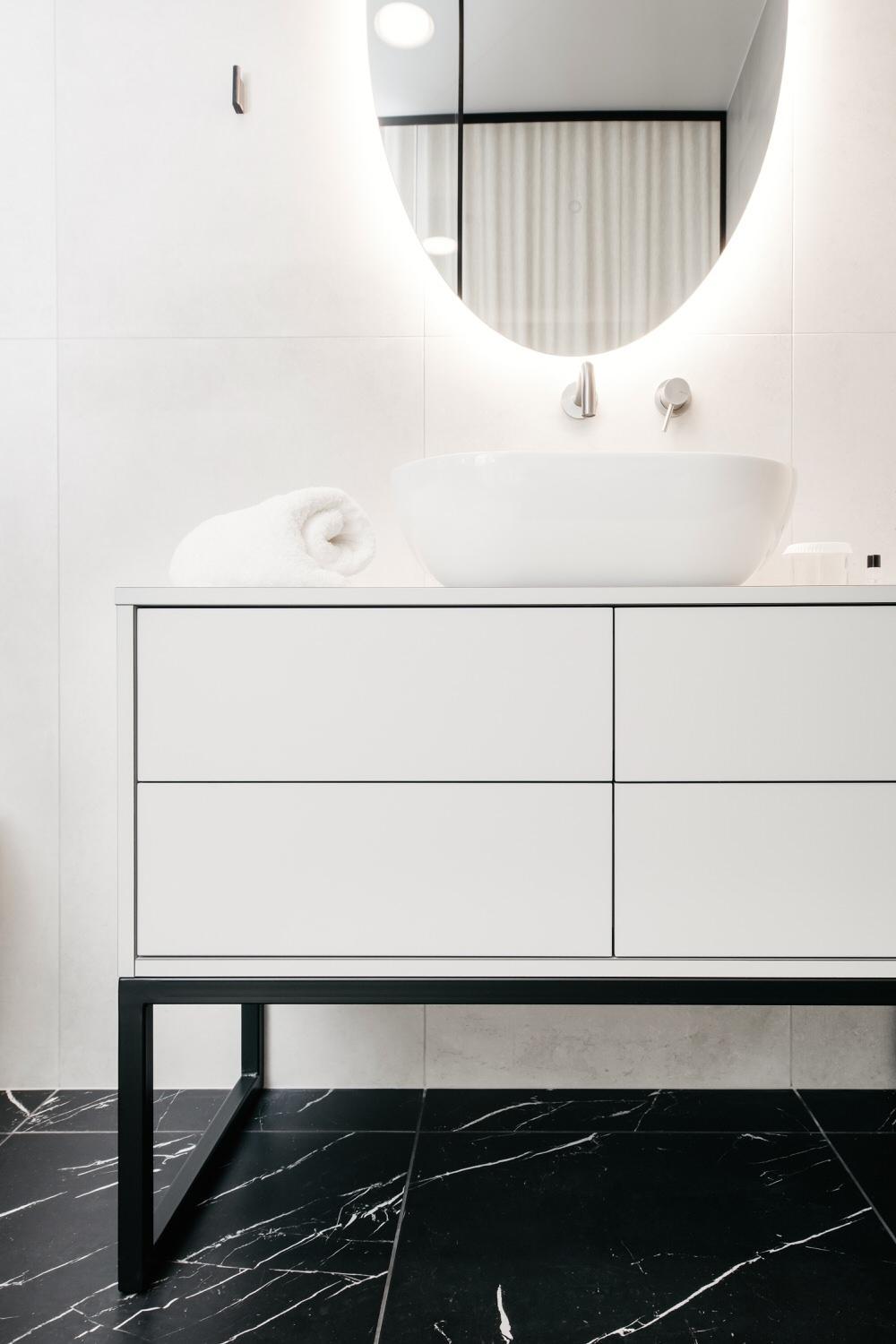 Double or Twin Room with Shower - Photo 8
