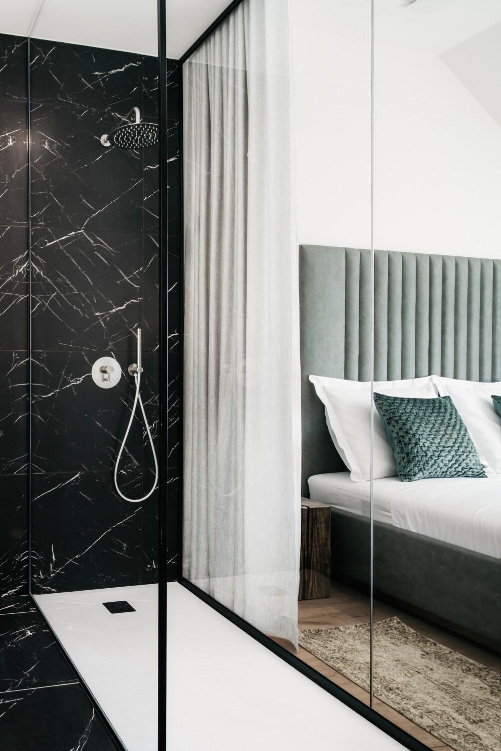 Double or Twin Room with Shower - Photo 6