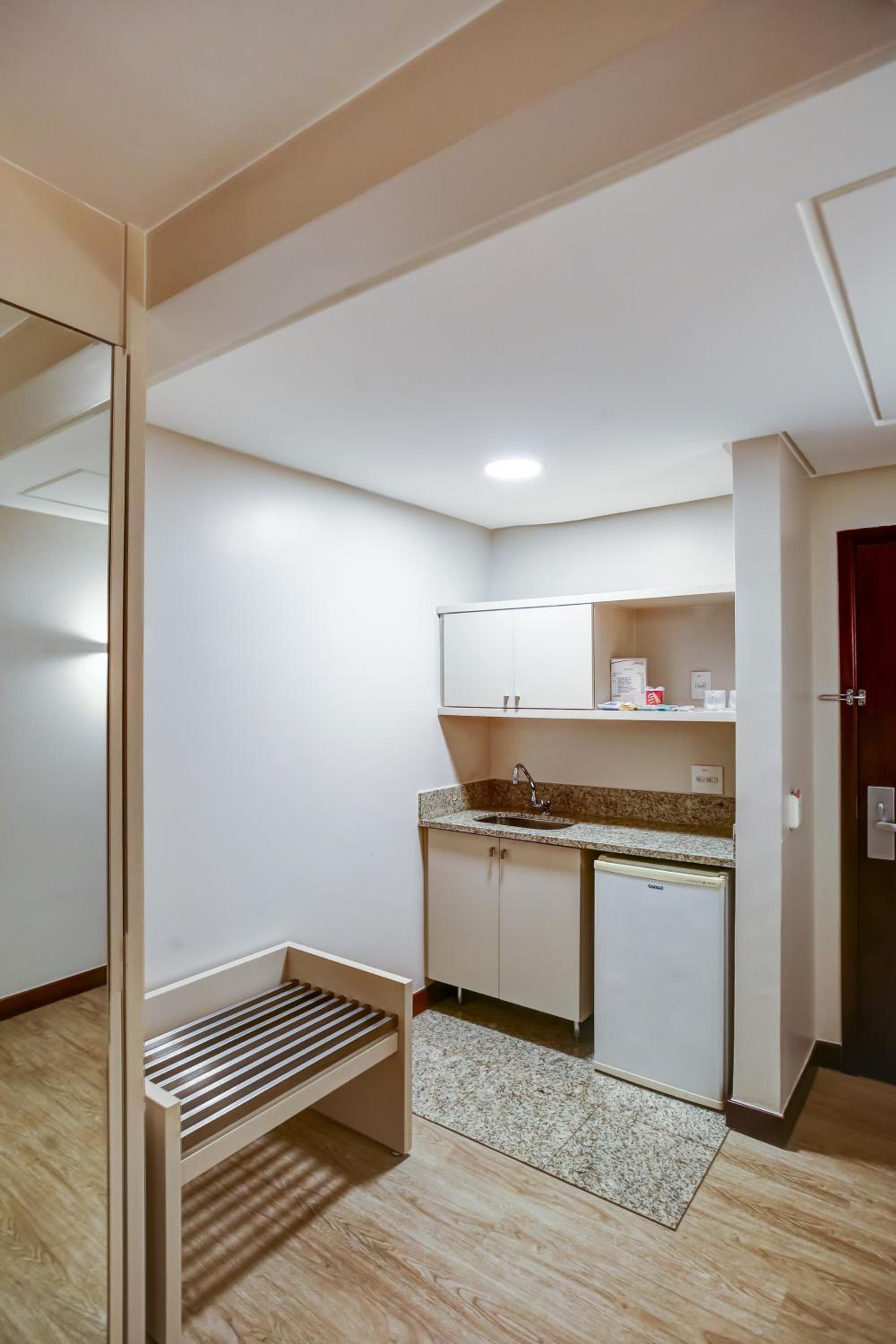 Superior Suite - Photo 4