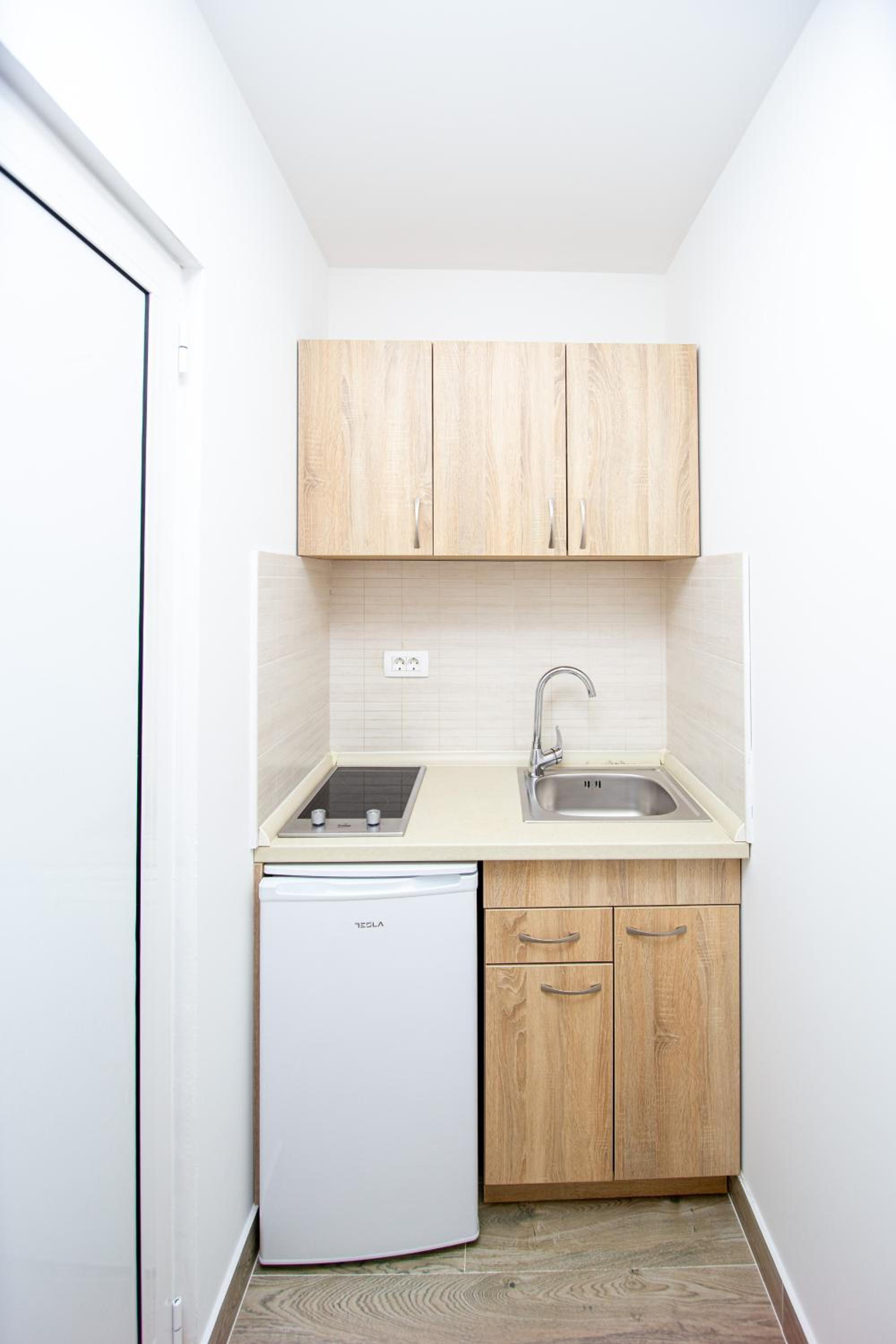 Studio with Balcony - Photo 17