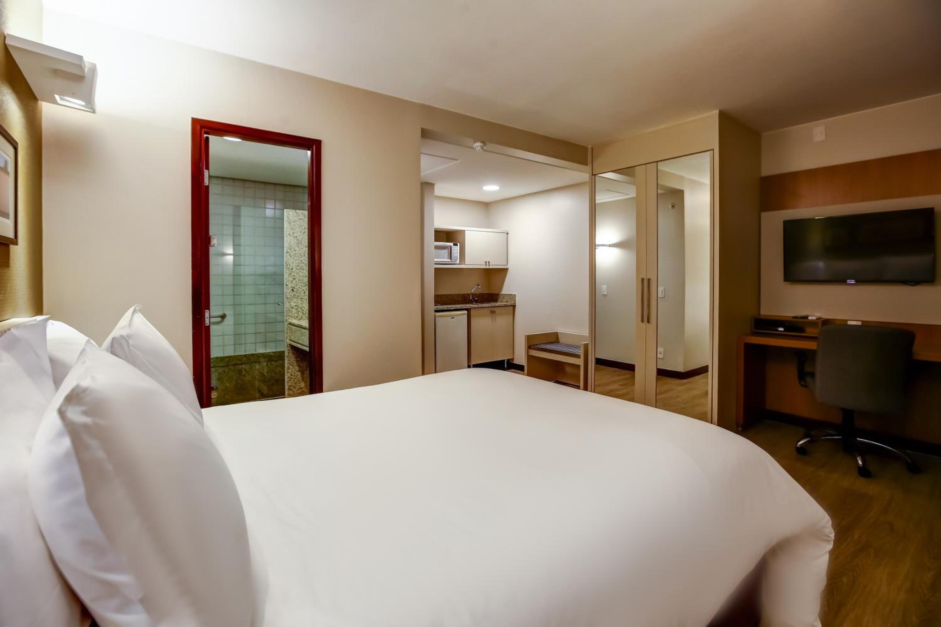 Business Class Suite (2 Adults) photo 2