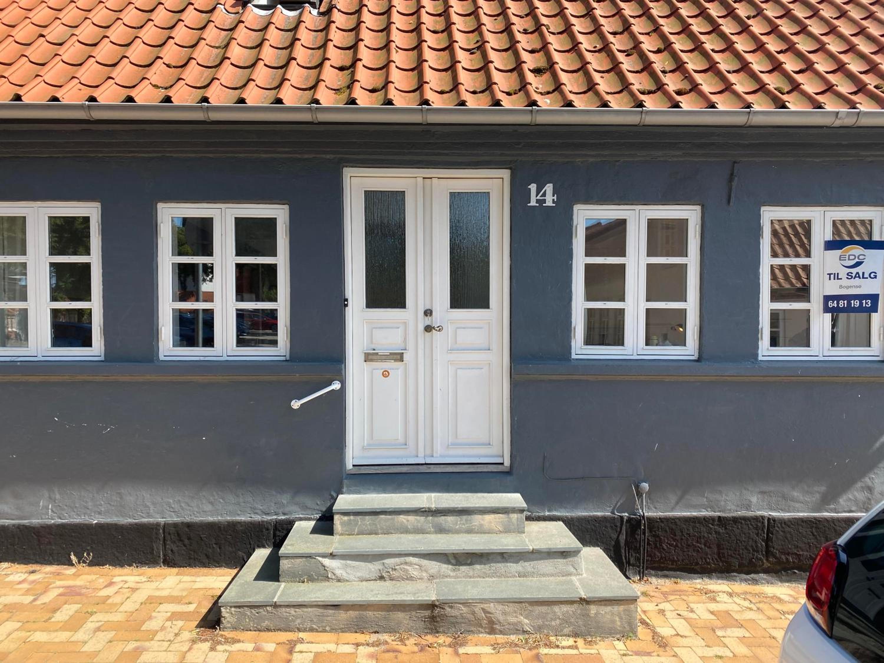Two-Bedroom House photo 2