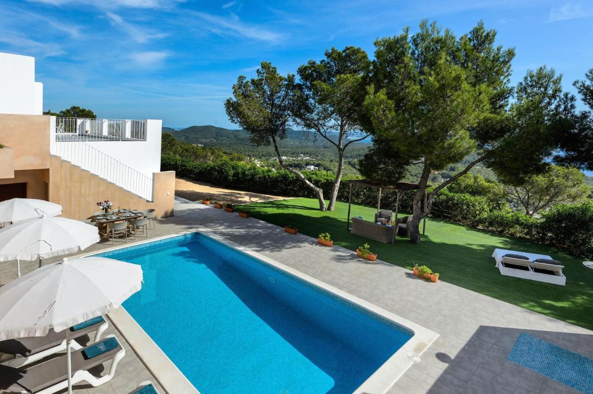 Villa with Sea View photo 2