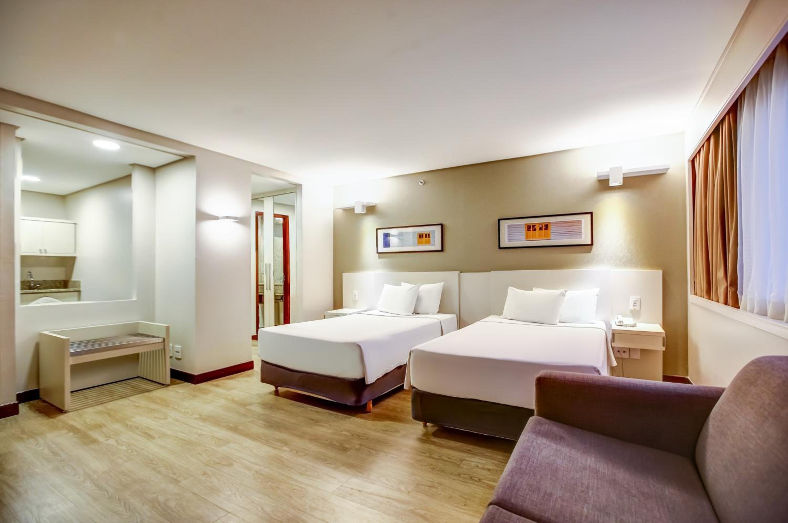Deluxe Suite Twin