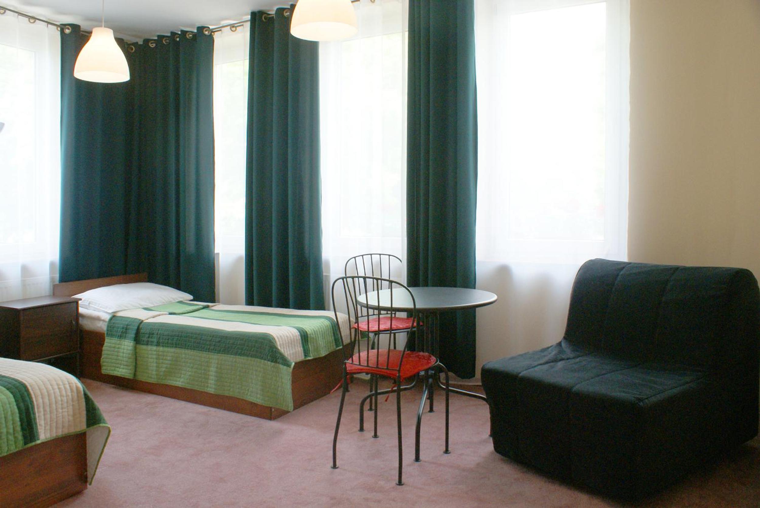 Twin Room with Private Bathroom photo 2