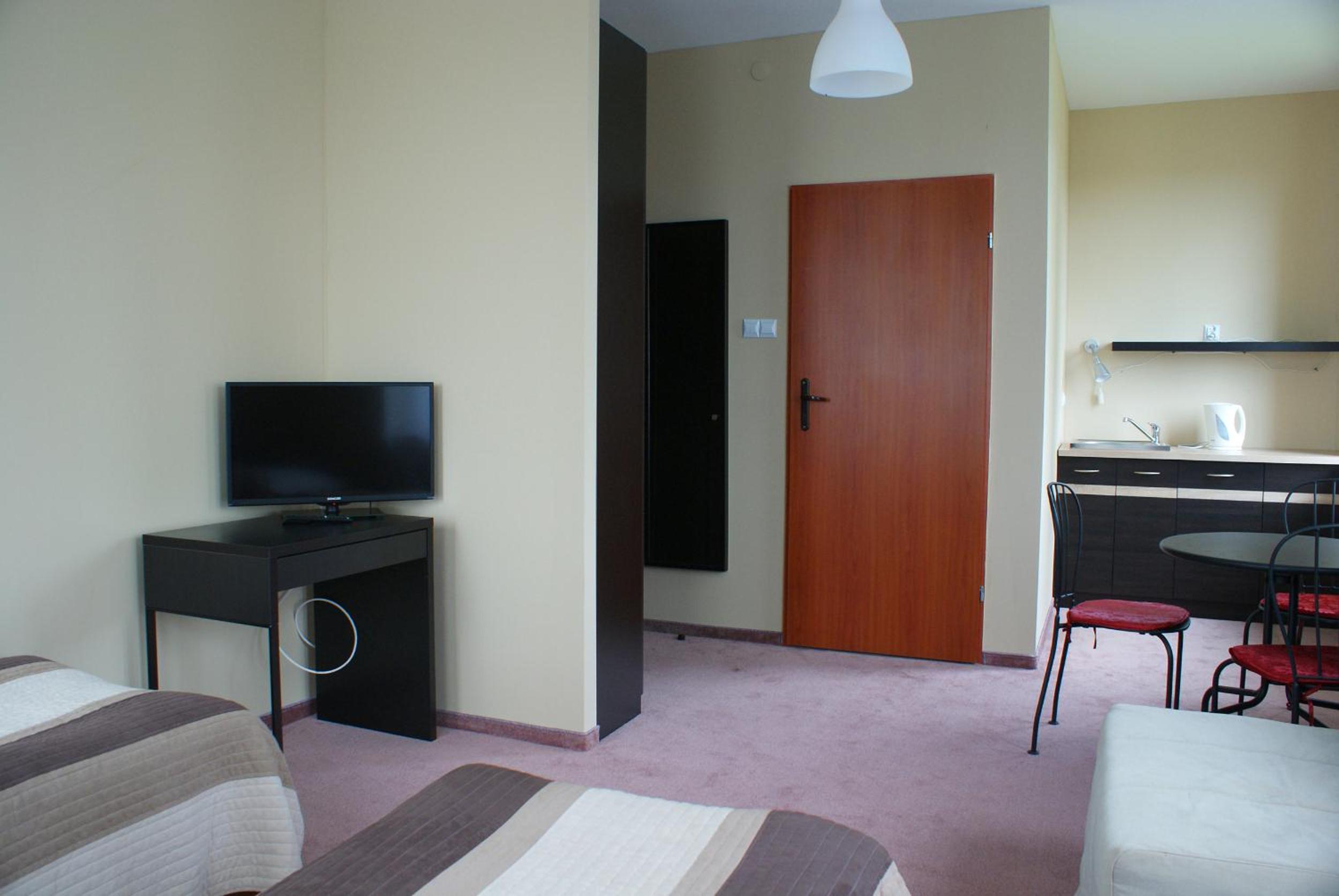 Family Room with Private Bathroom photo 2