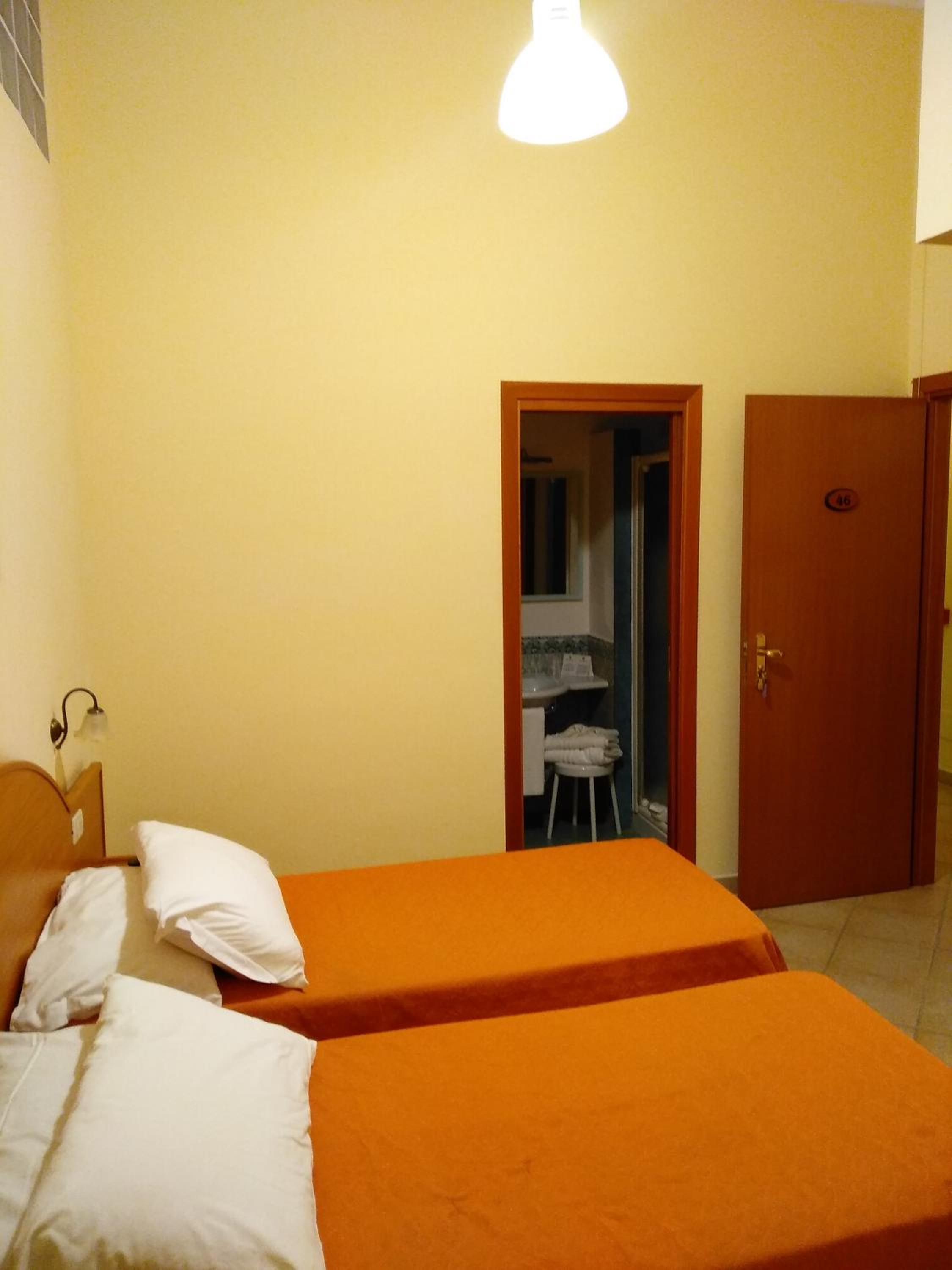 Economy Double Room - Photo 1