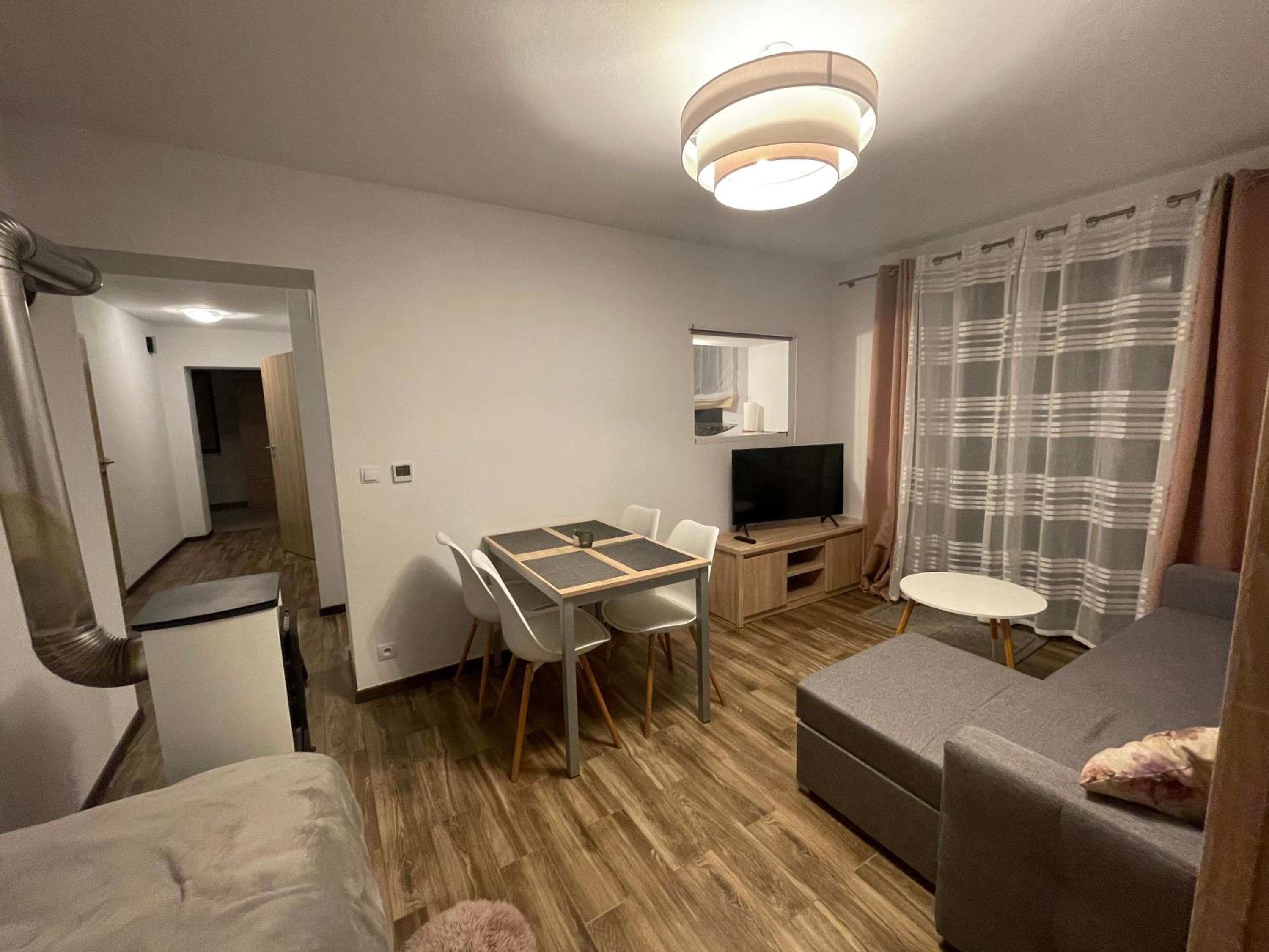 Apartment - Photo 2